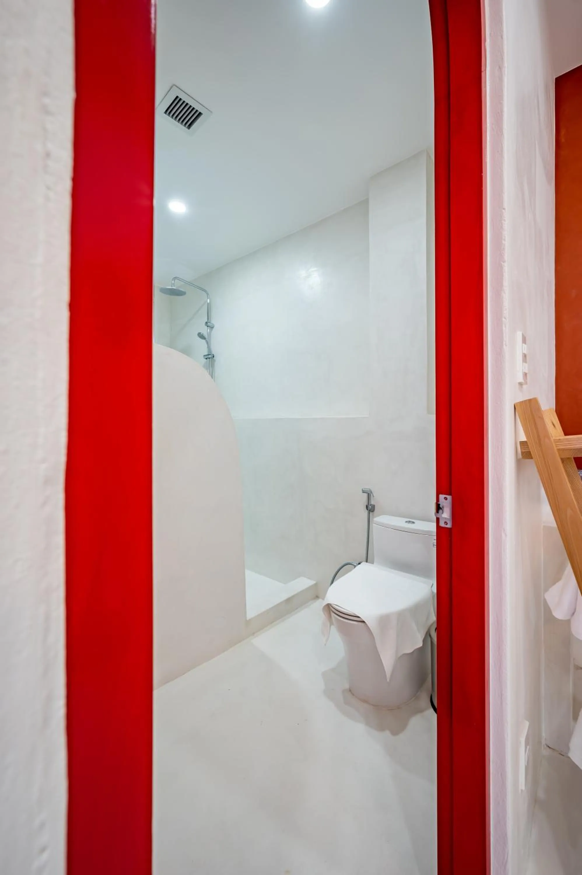 Shower in Happiness Hotel