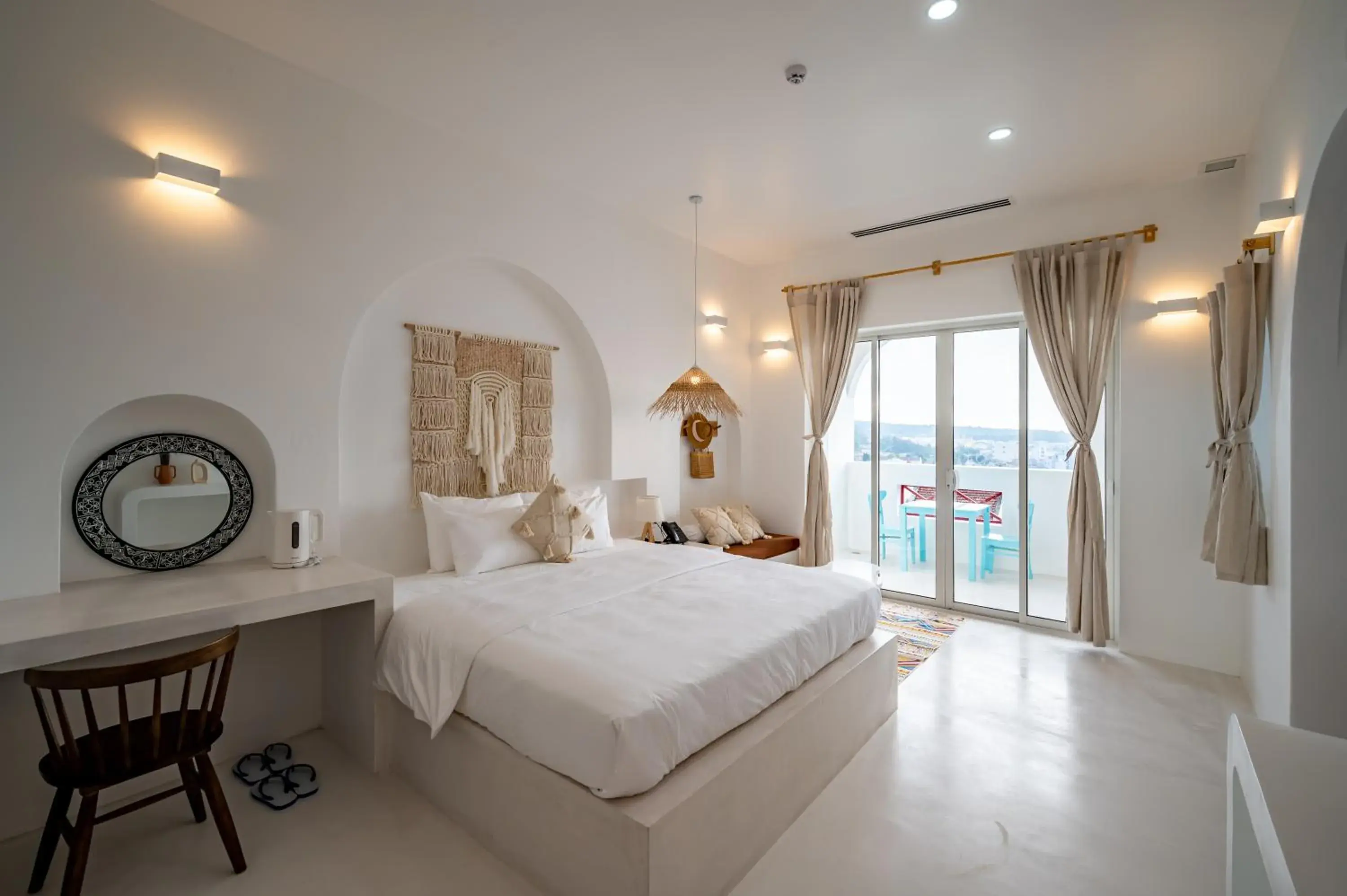 Deluxe King Room in Happiness Hotel Deluxe King Room in Happiness Hotel