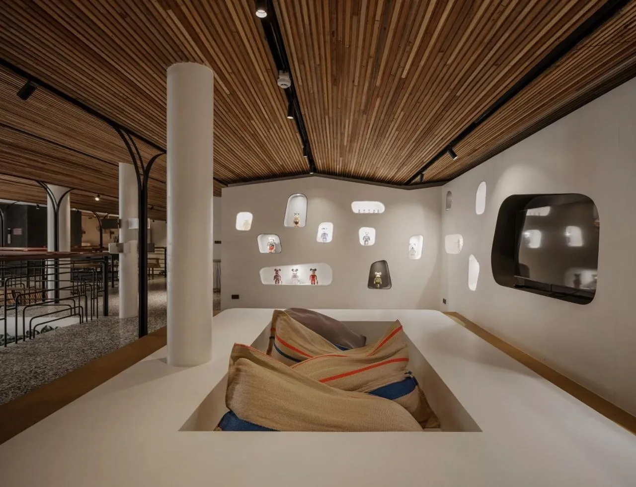 Living room, Bed in Double B Hostel