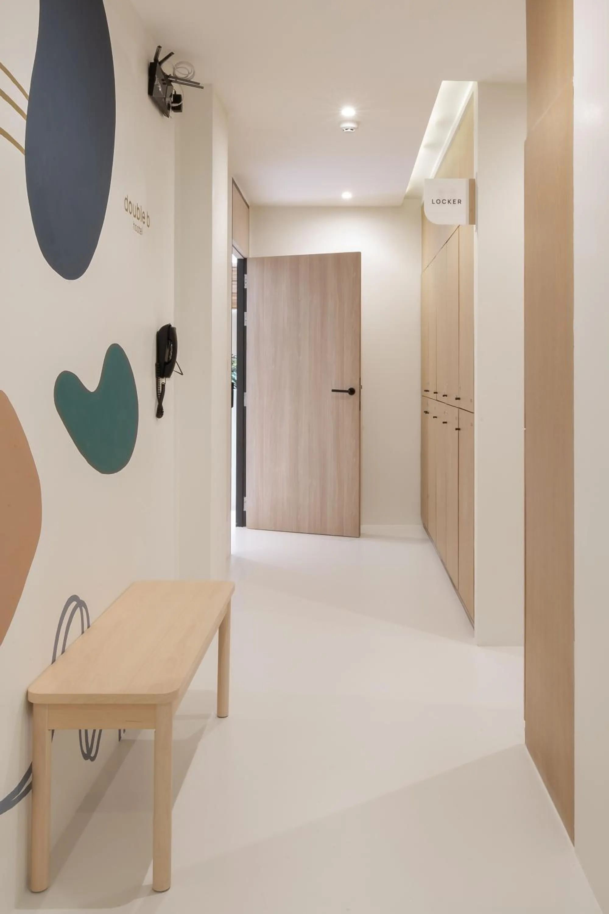 microwave in Double B Hostel