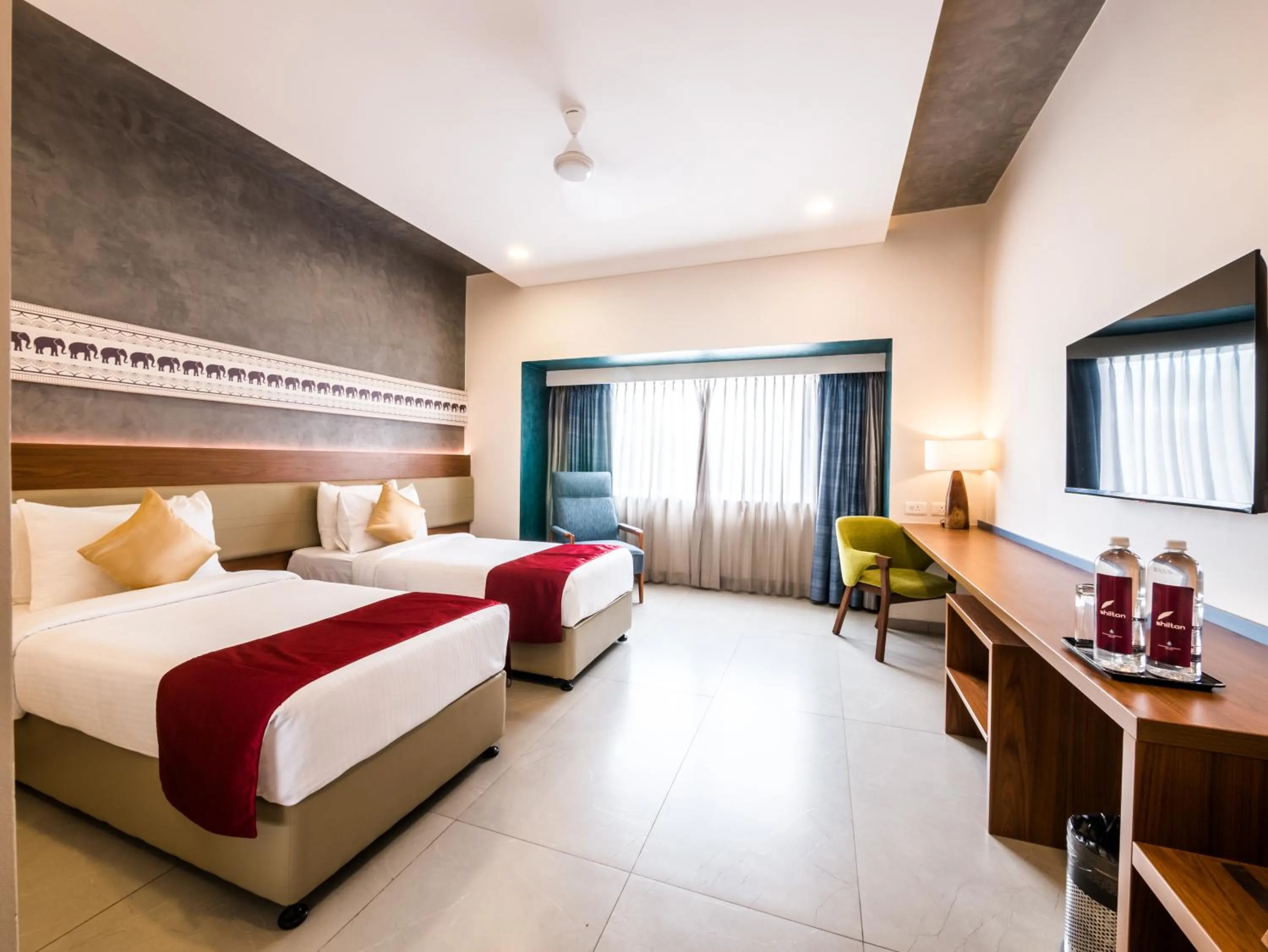 Property building, Bed in Shilton Dee Cee