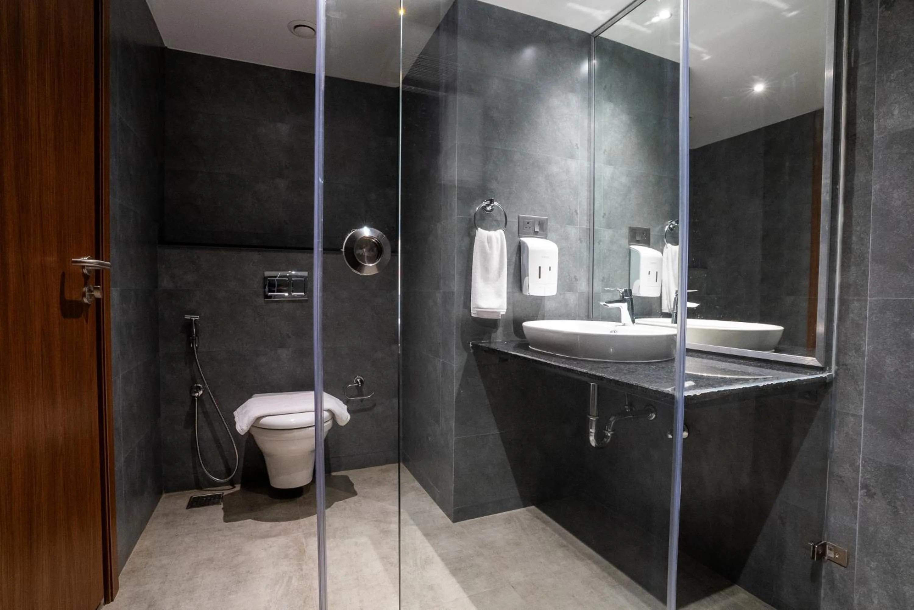 Toilet in Lilac Hotel Guruvayur