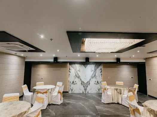 Banquet/Function facilities in HOTEL EMERALD INN