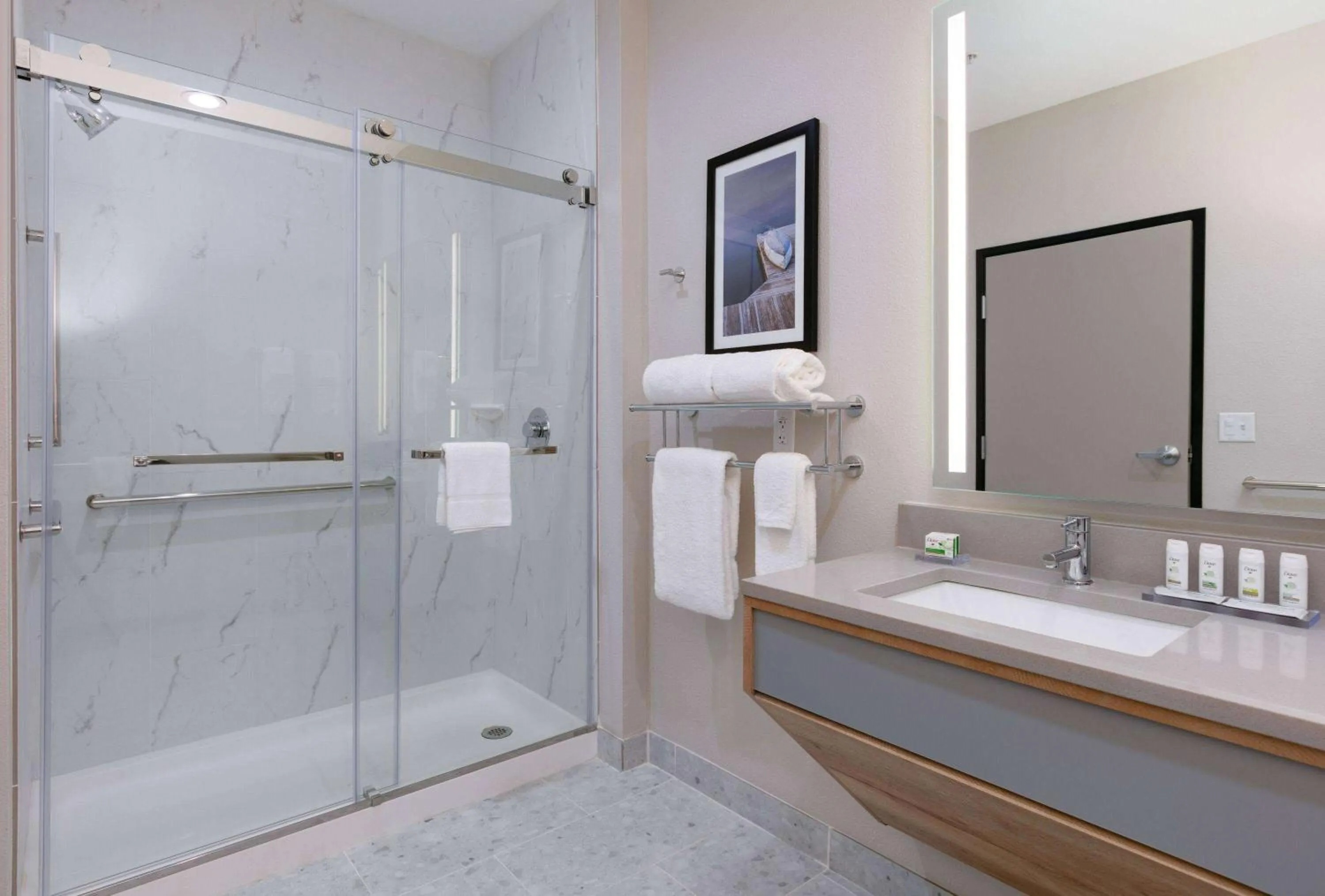 TV and multimedia in The Elm, a Ramada by Wyndham