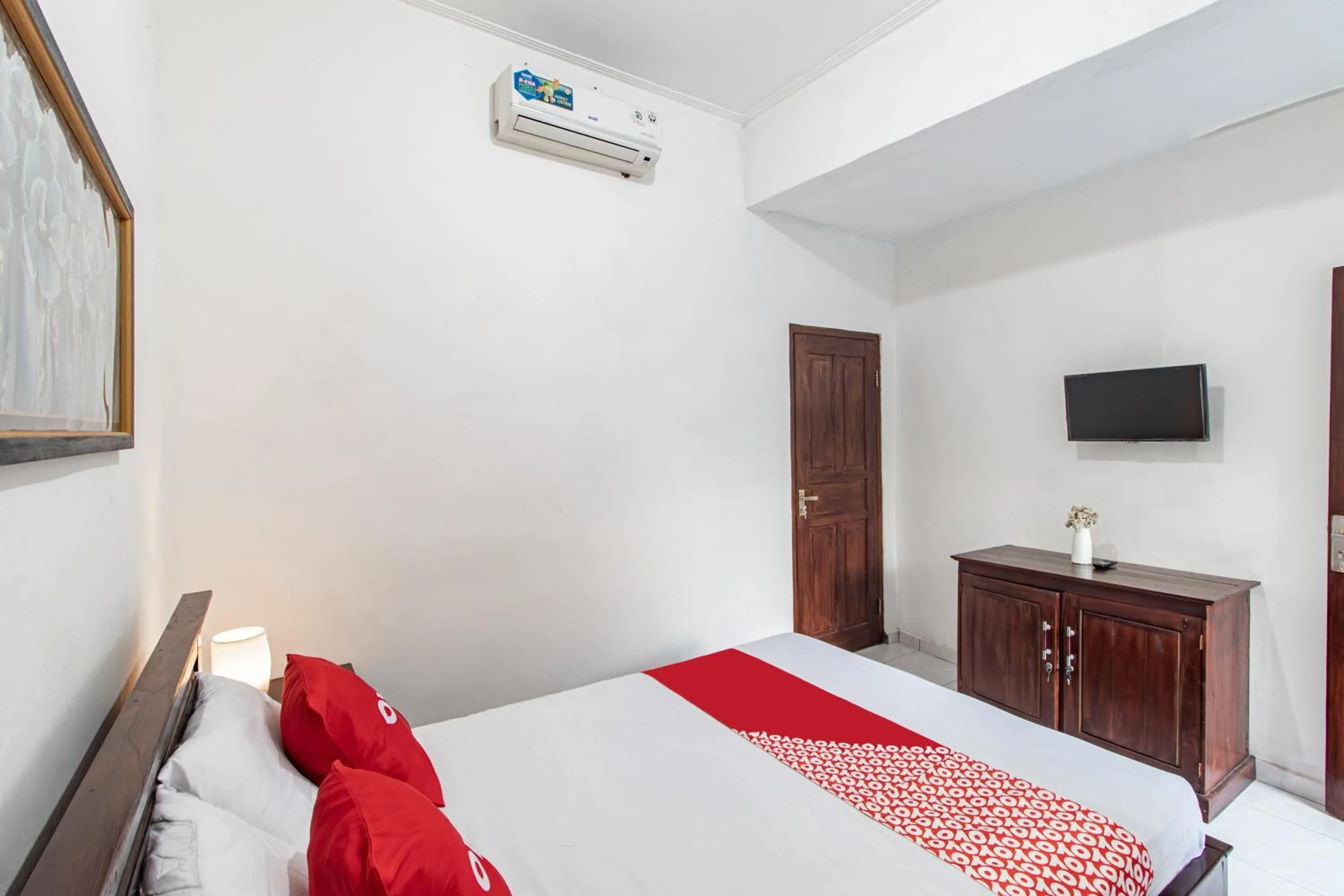 Bedroom in OYO 93482 Penginapan Tenang Lovina