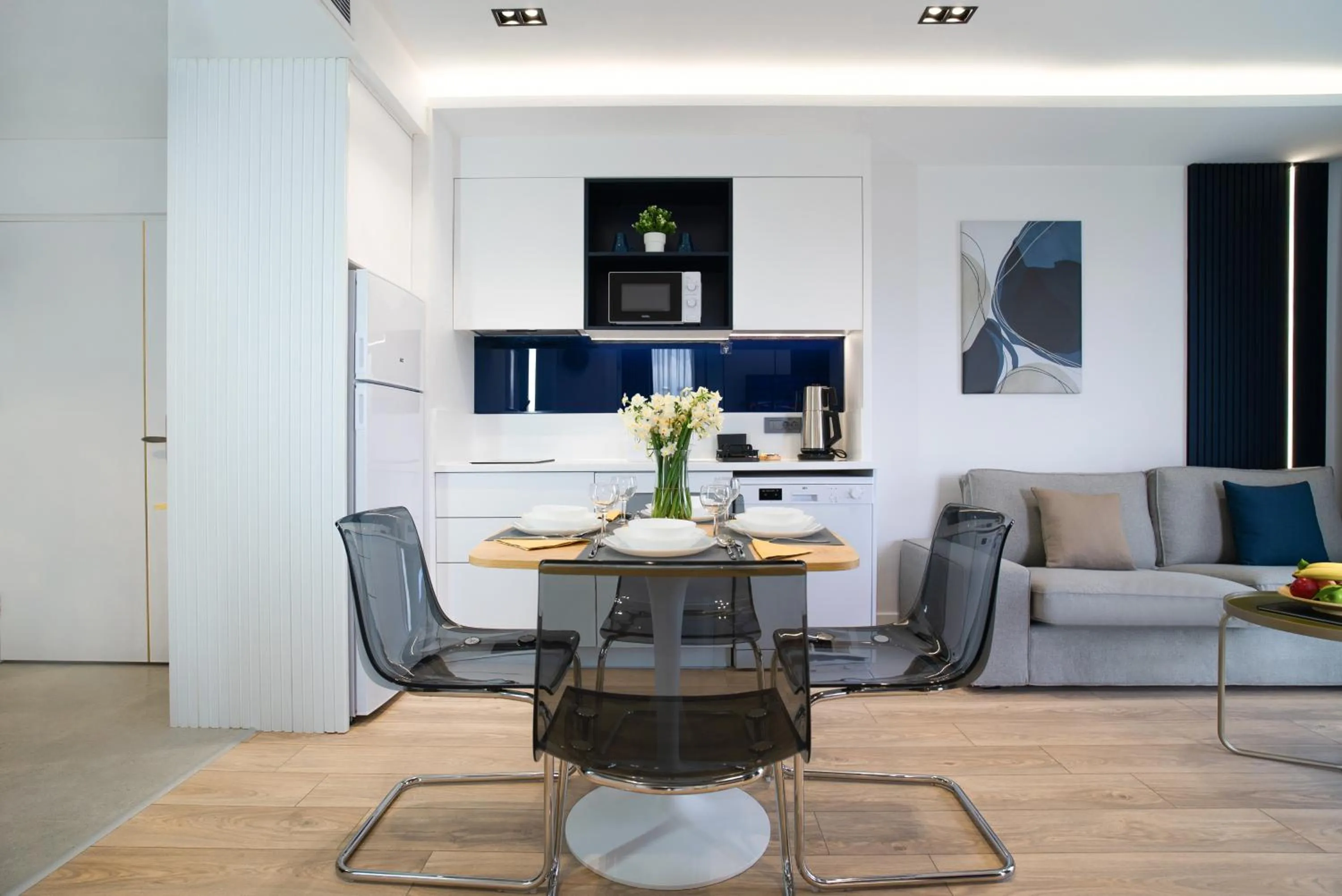 Seating area in Stile Suite Marine Hotel