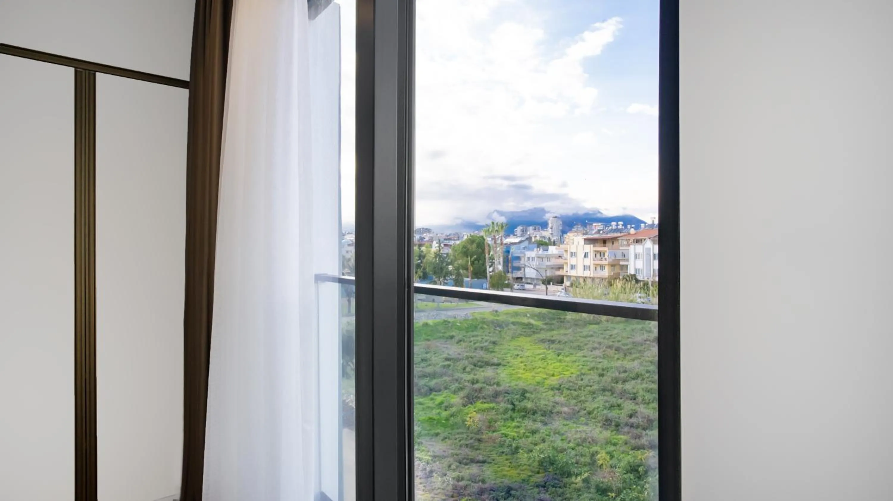 Mountain view in Stile Suite Marine Hotel