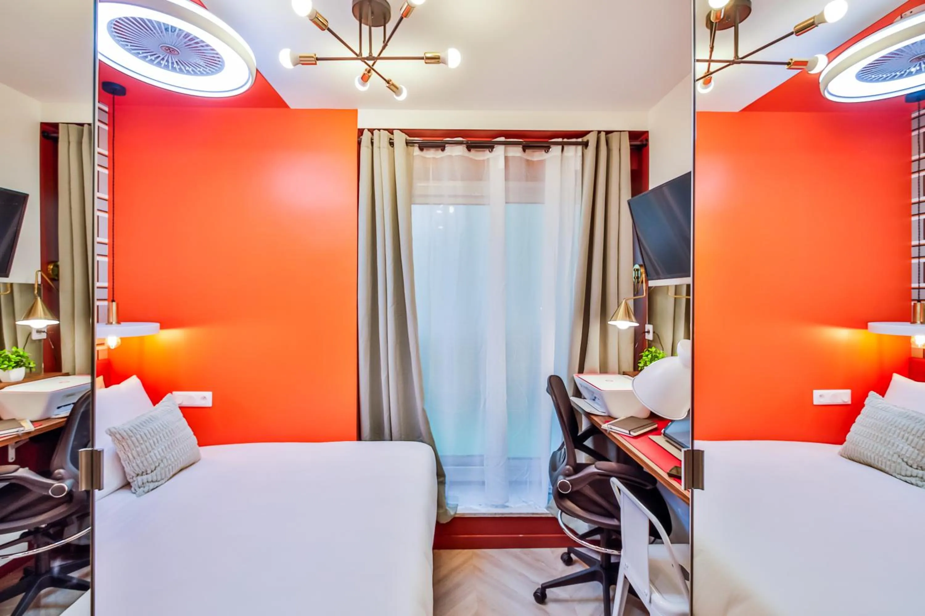 Bed in WS Molitor - Auteuil