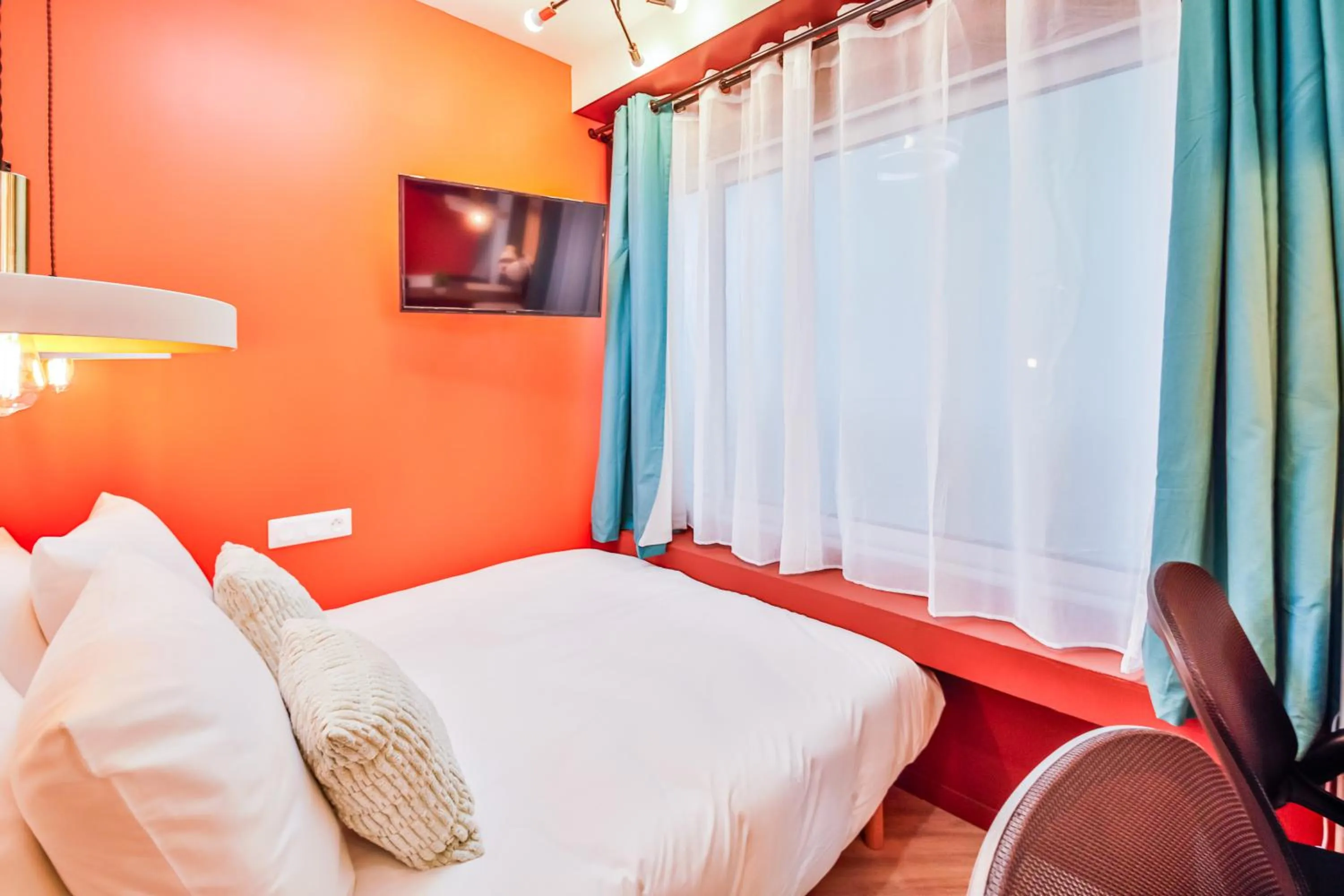 Bed in WS Molitor - Auteuil