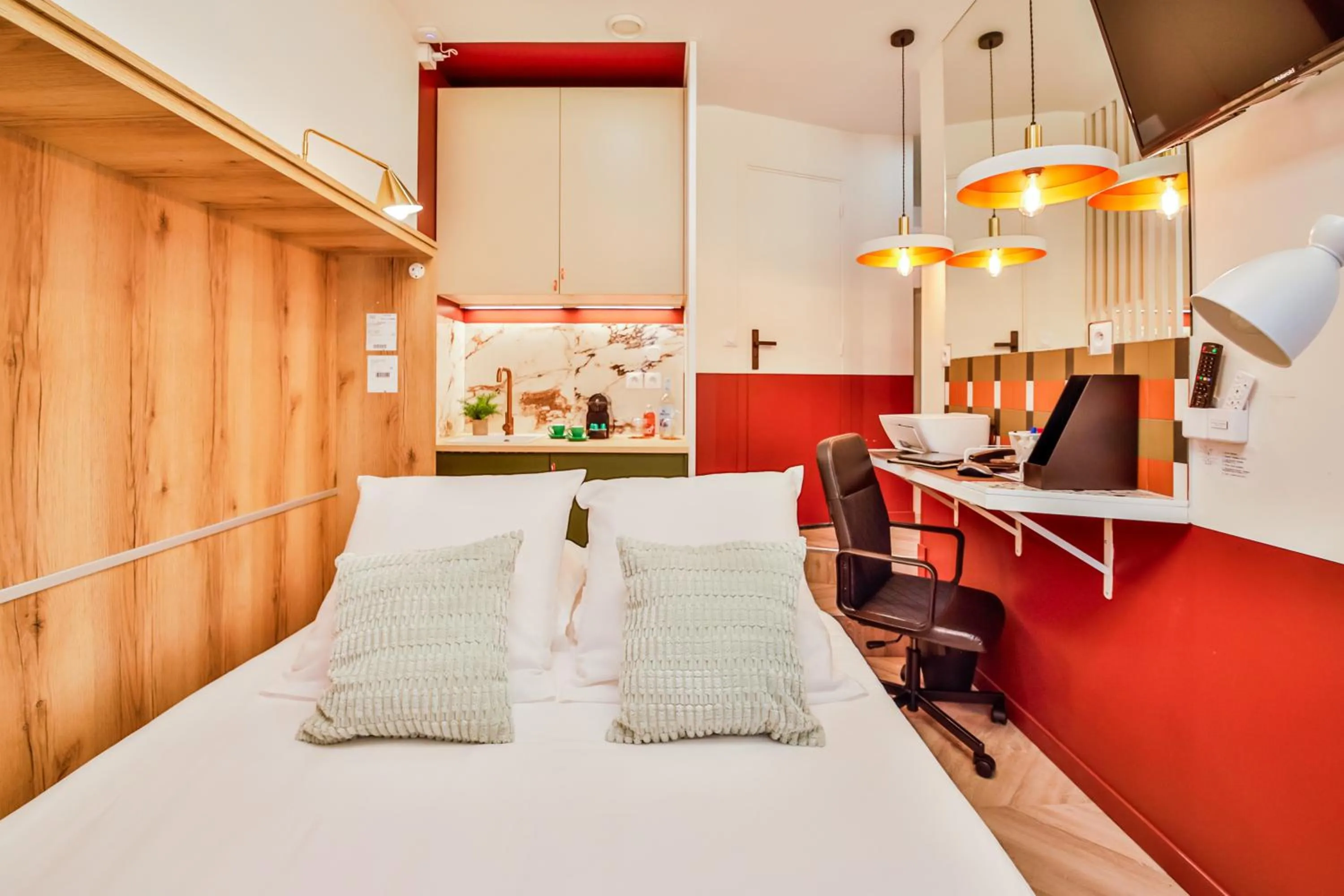 Bed in WS Molitor - Auteuil