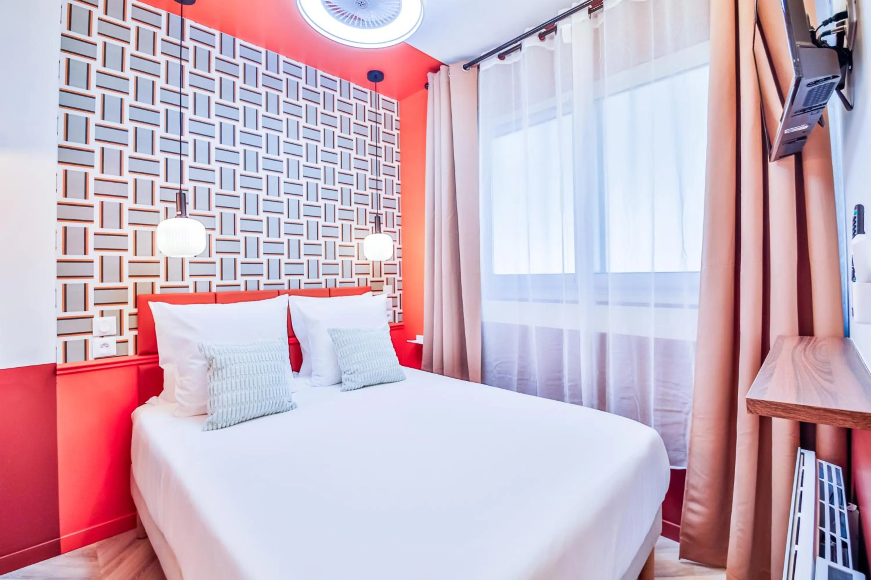 Bed in WS Molitor - Auteuil