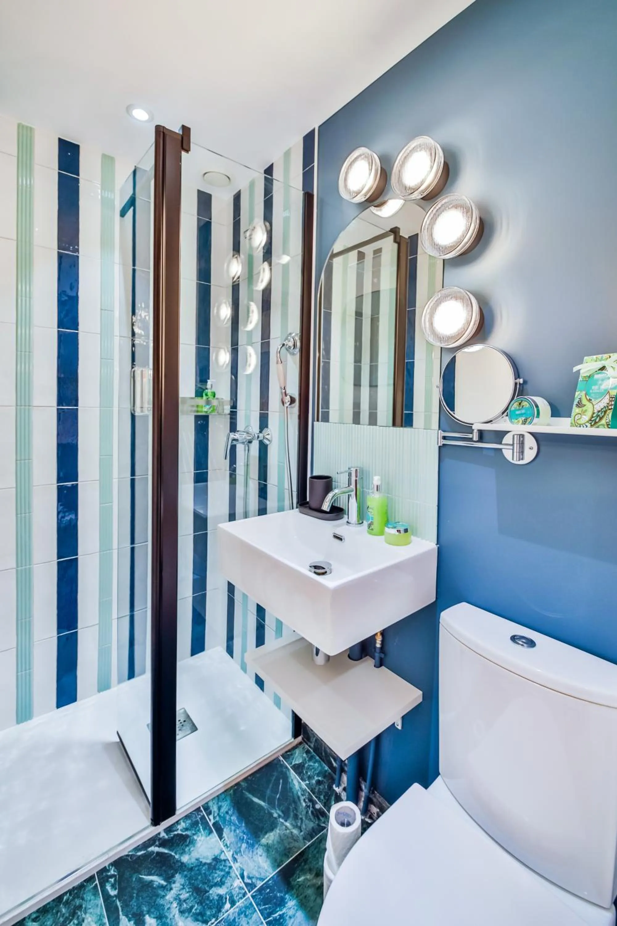 Bathroom in WS Molitor - Auteuil