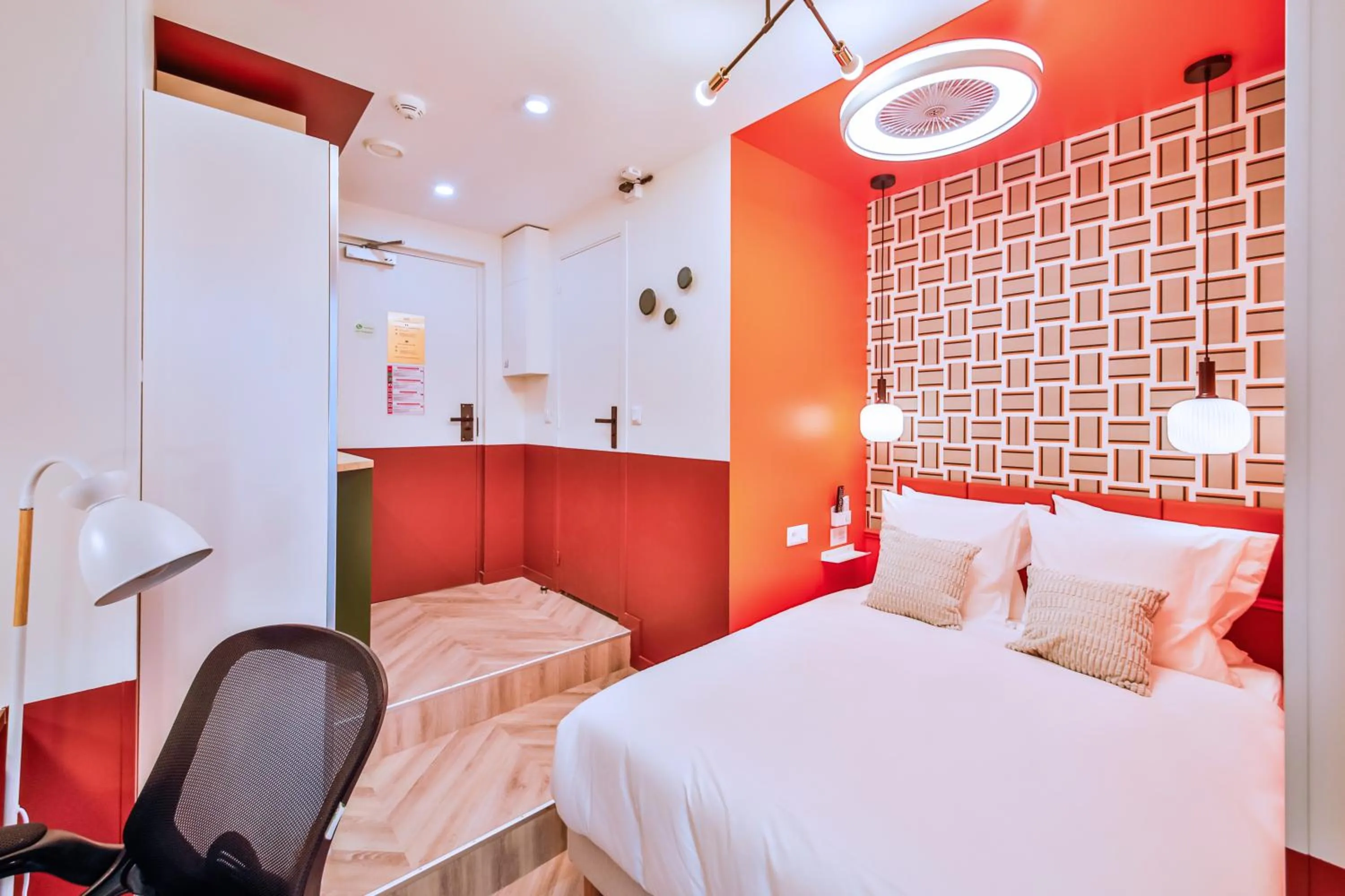 Bed in WS Molitor - Auteuil