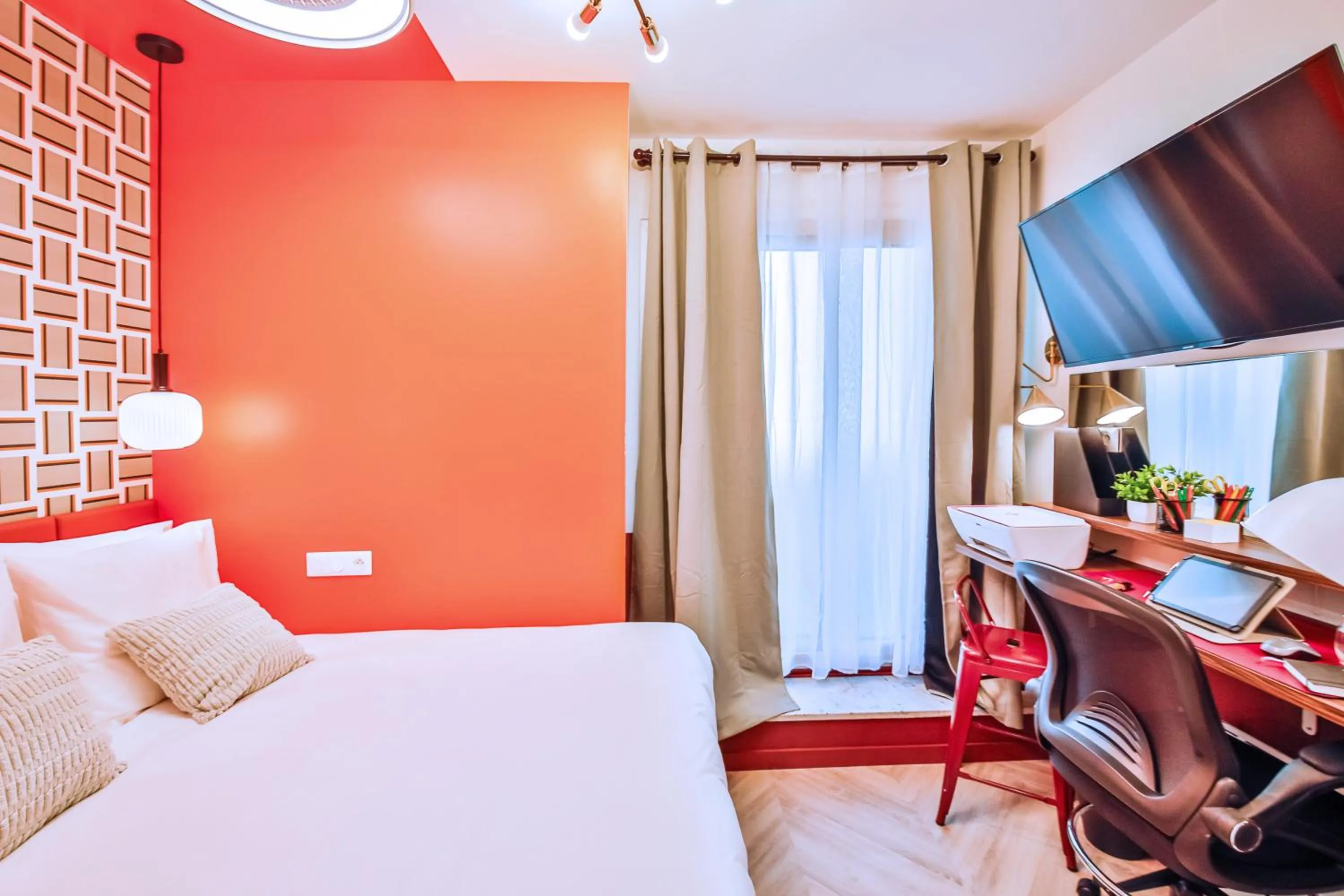 Bed in WS Molitor - Auteuil