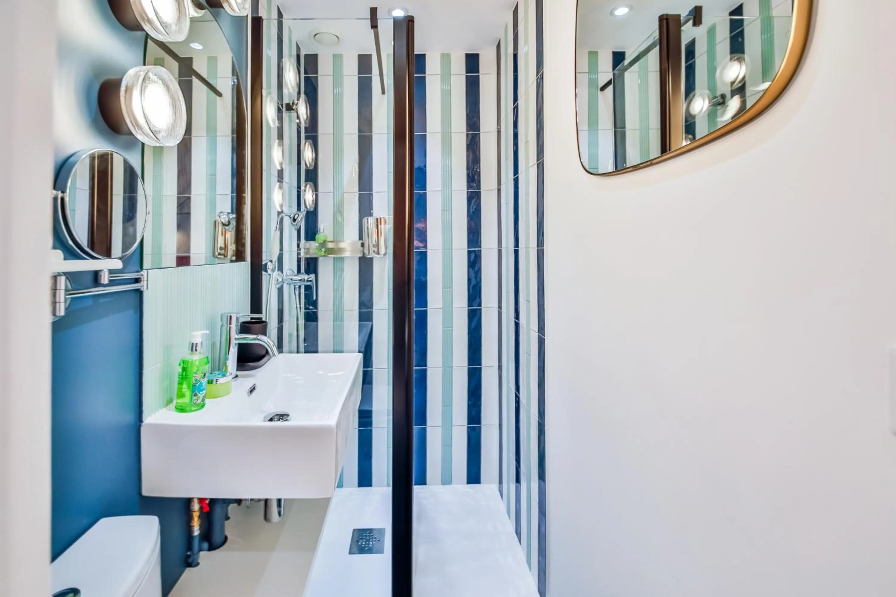 Bathroom in WS Molitor - Auteuil