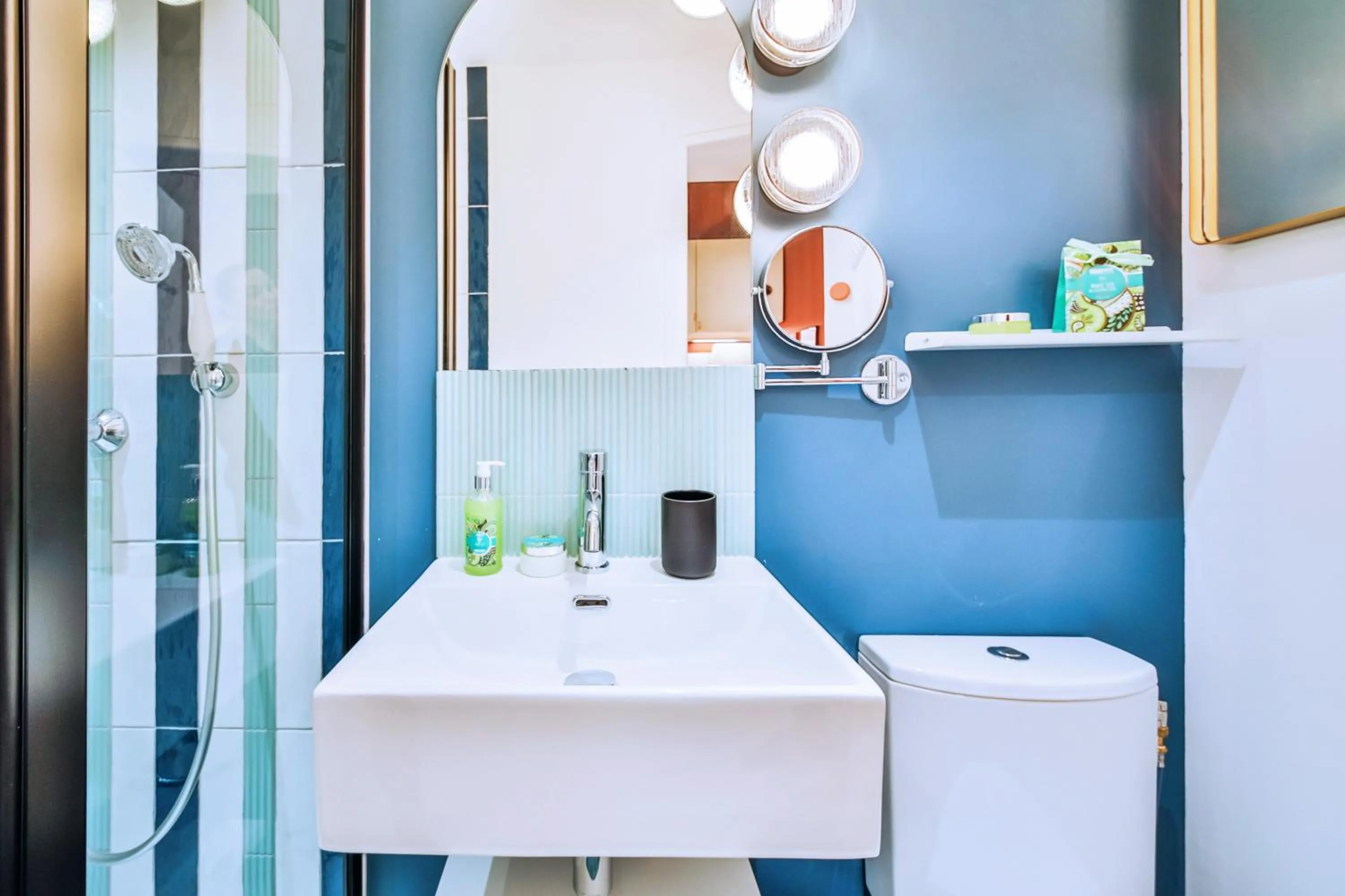 Bathroom in WS Molitor - Auteuil