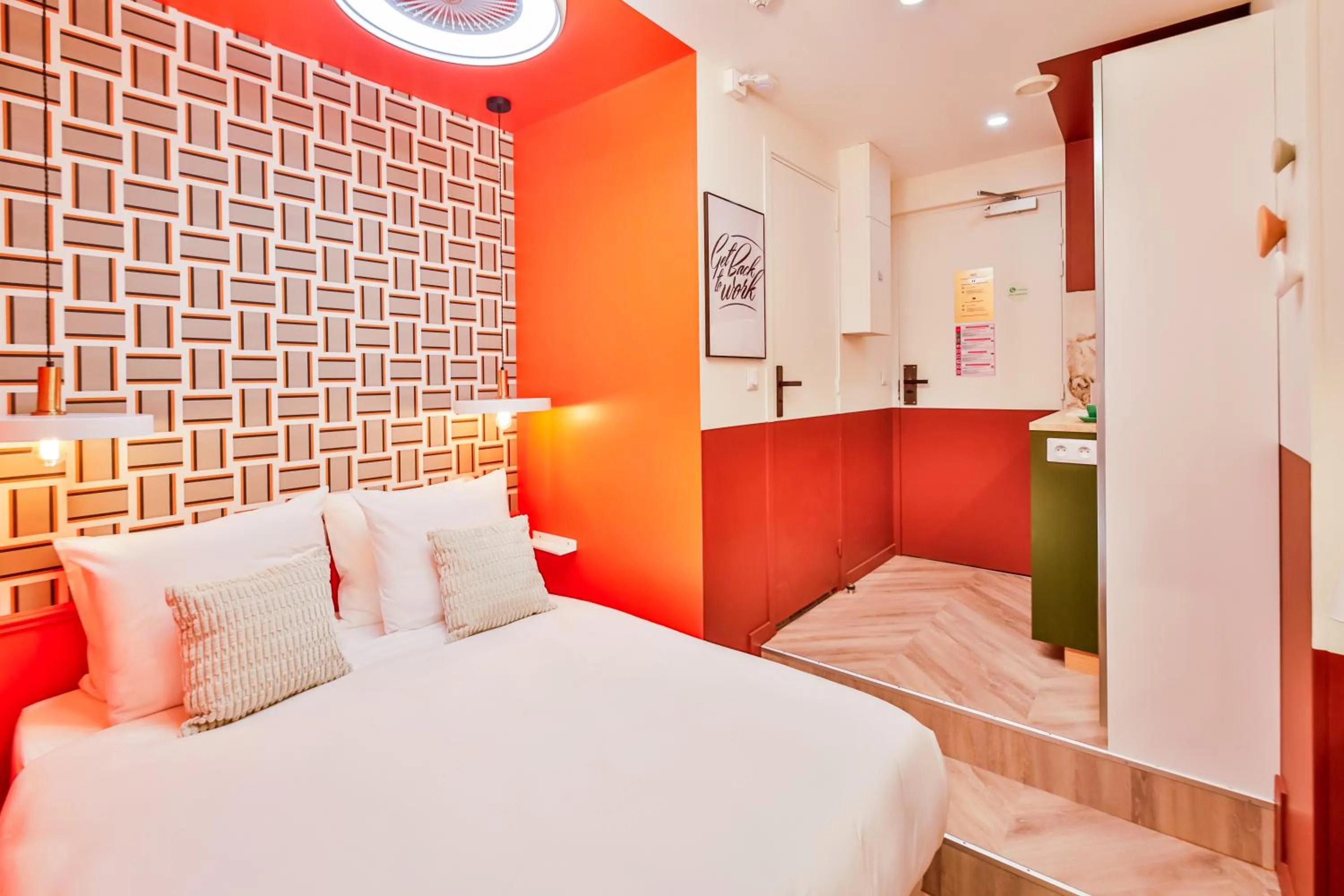 Bed in WS Molitor - Auteuil