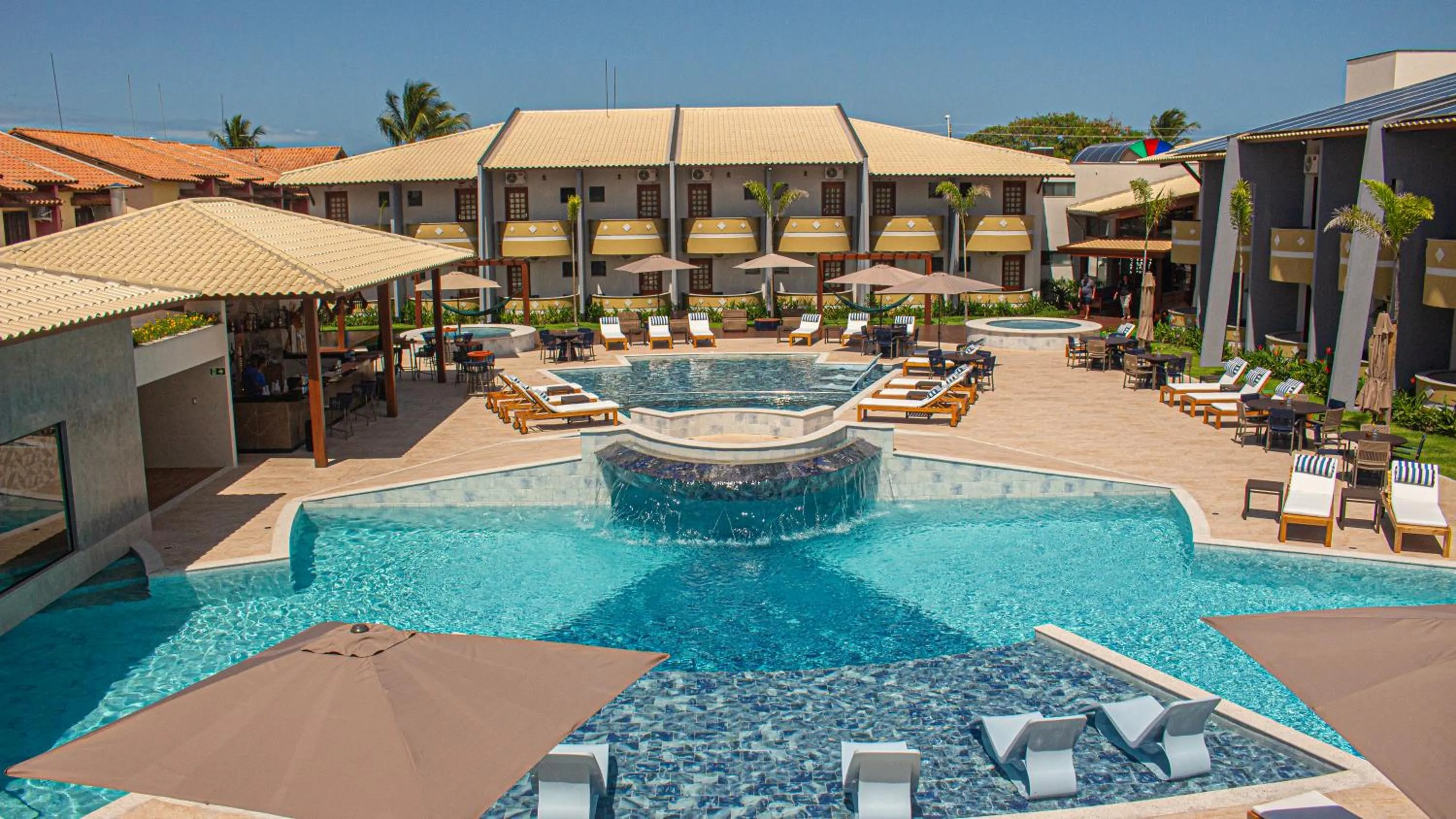 Swimming pool in Principe do Mutá Hotel Design