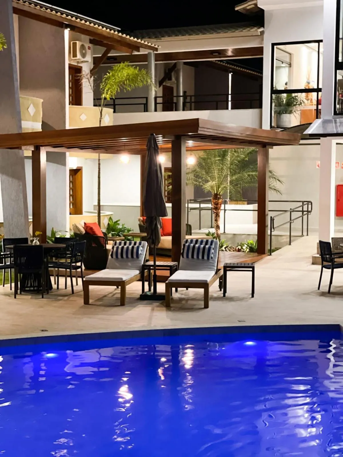 Swimming pool in Principe do Mutá Hotel Design