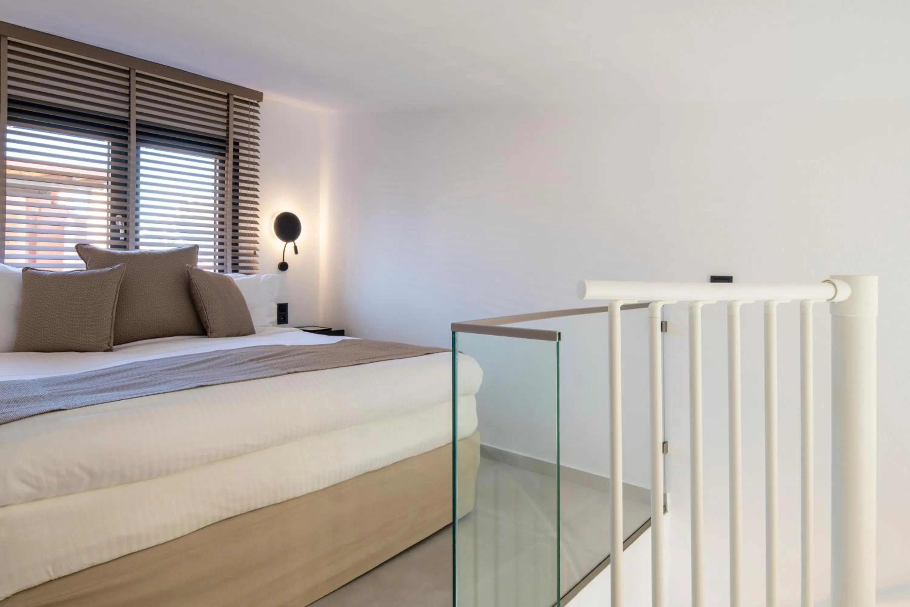 Bed in Alexandrion Appartments Down Town Adults Only