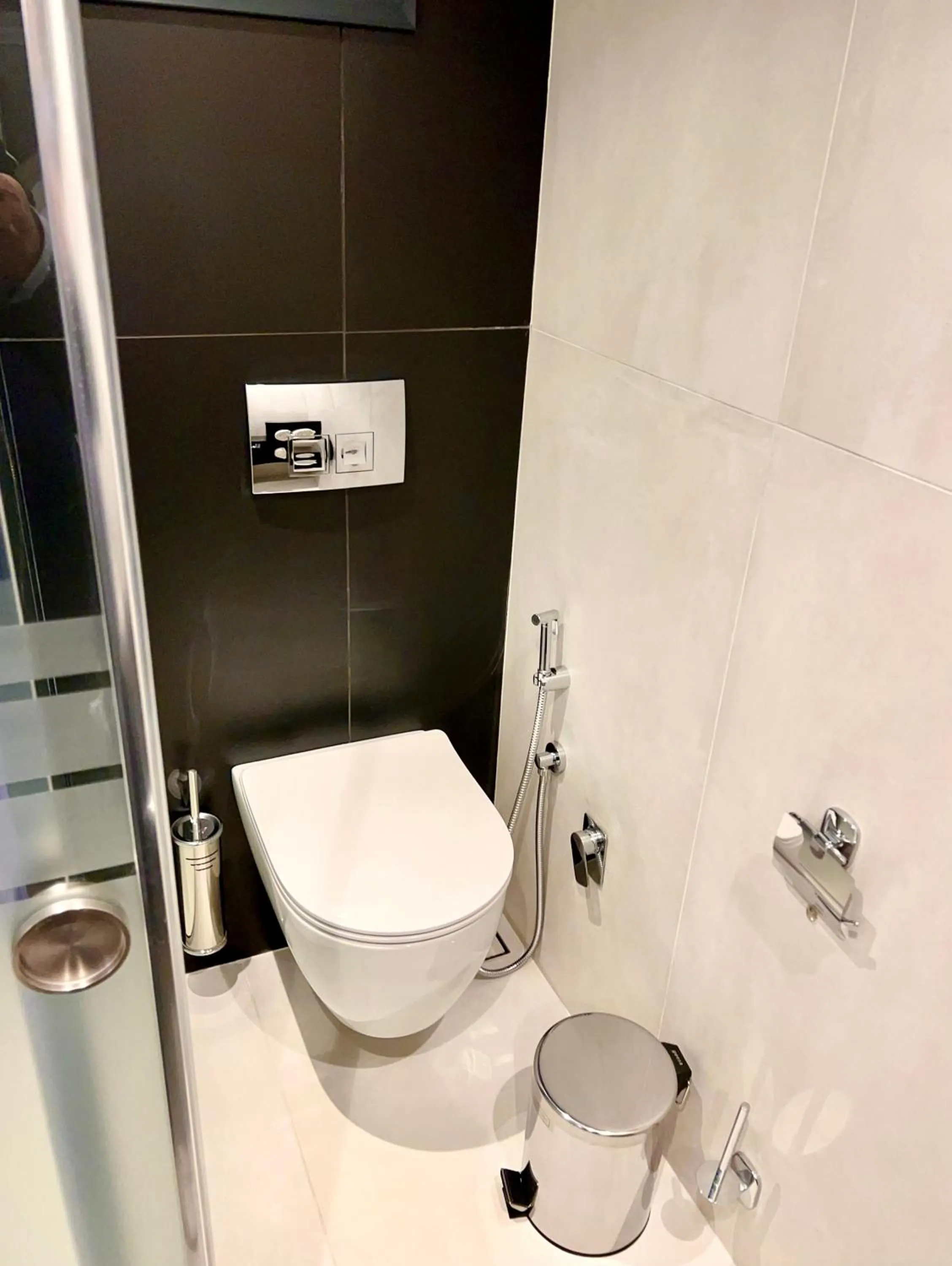 Toilet in Alexandrion Appartments Down Town Adults Only