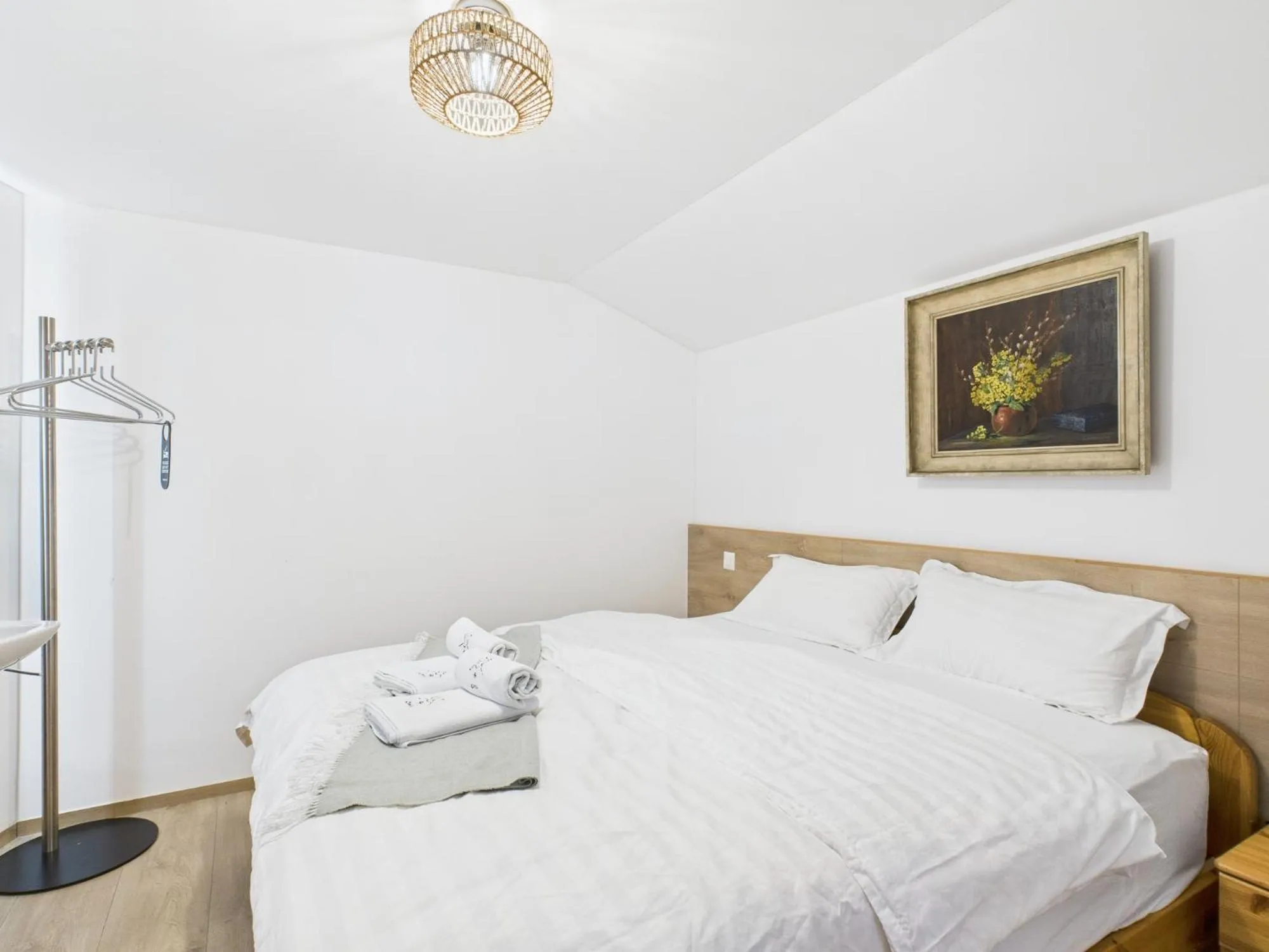 Bedroom, Bed in Hotel Wildbach Brienz