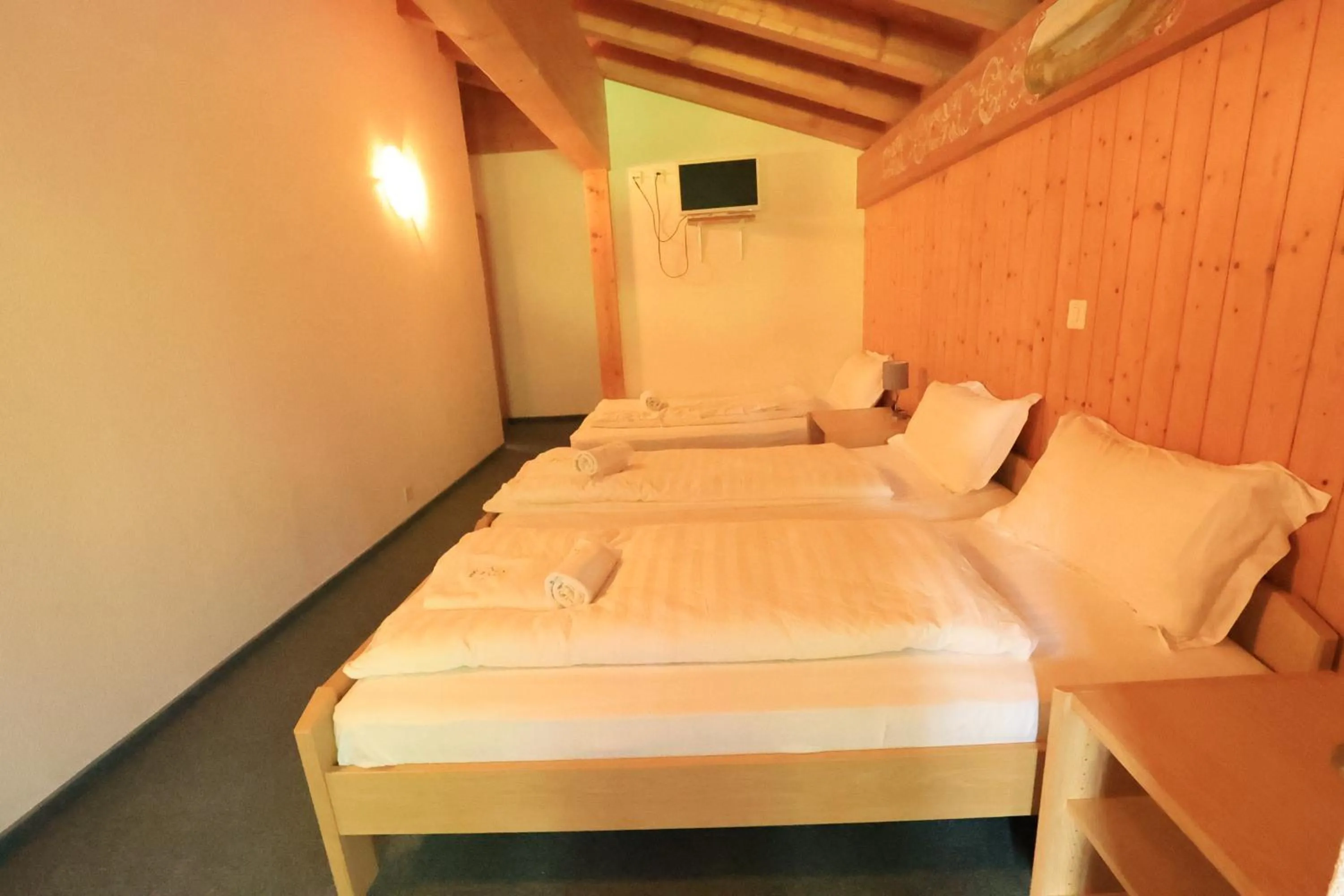 Bed in Hotel Wildbach Brienz