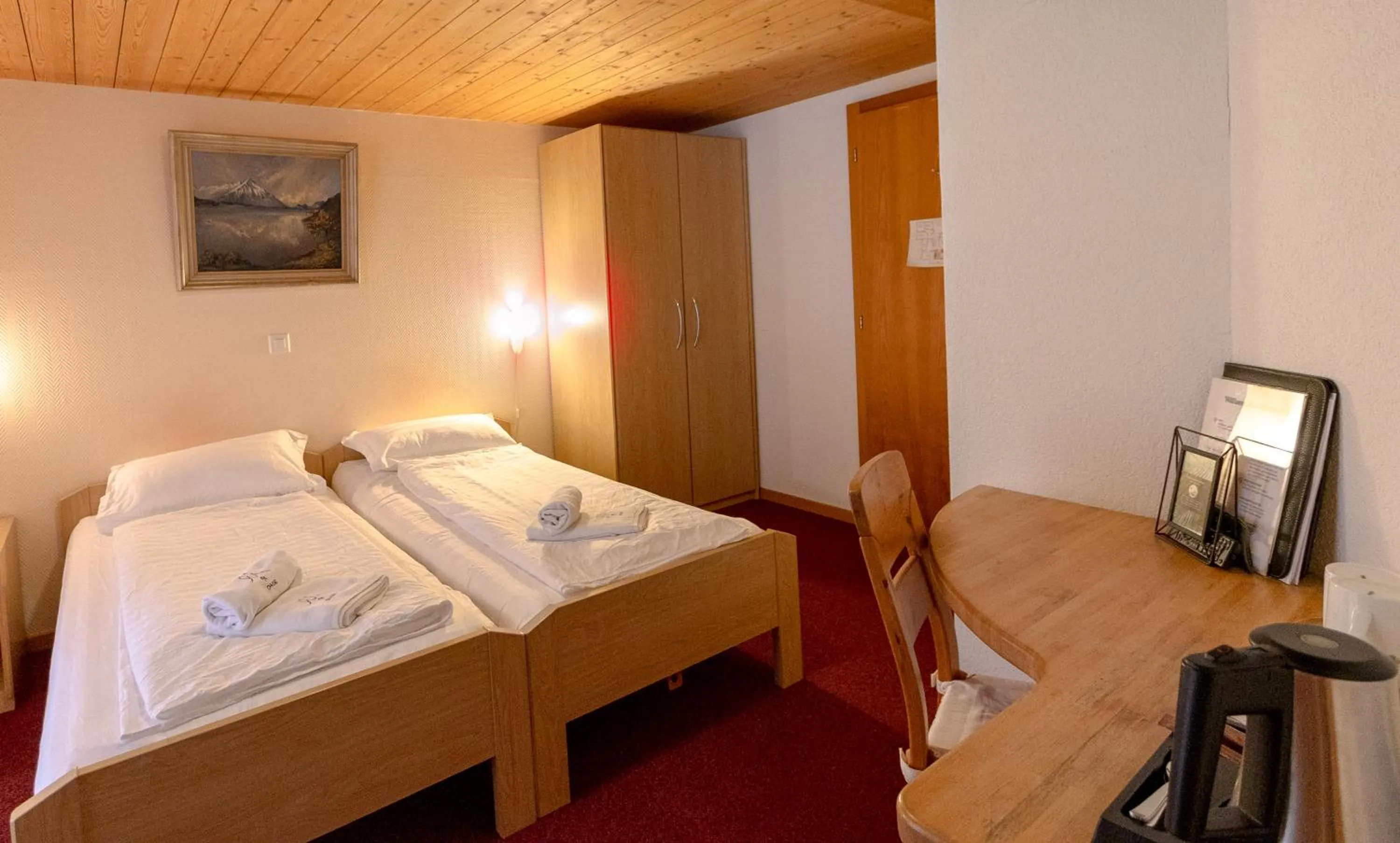 Bed in Hotel Wildbach Brienz