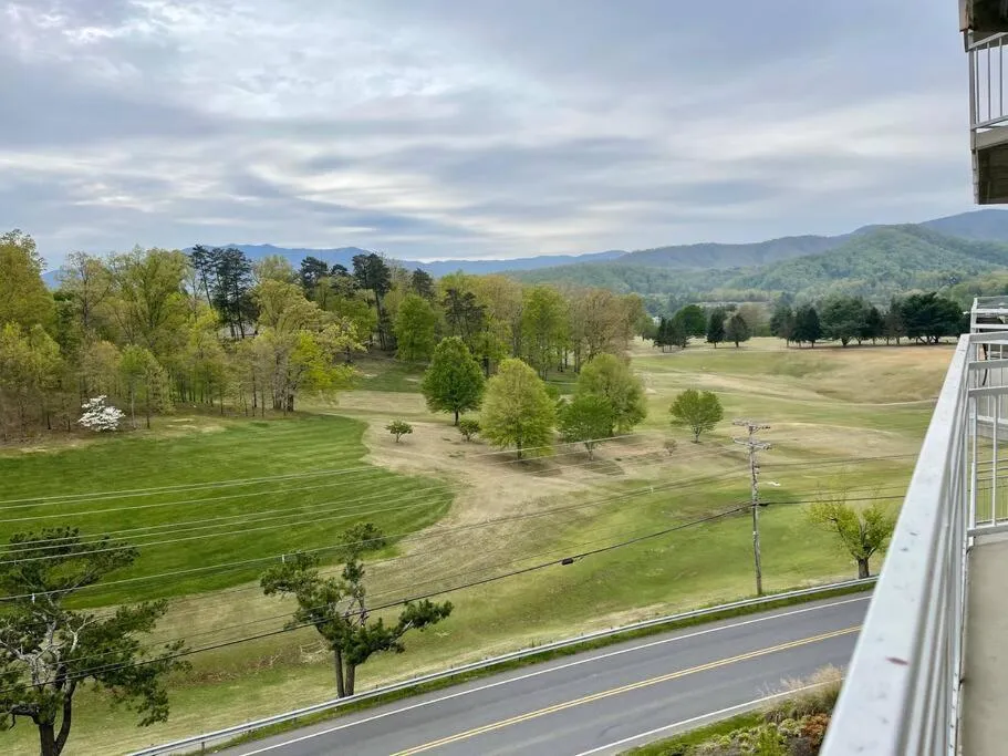 Amazing Mountain Views, 5 min to Dollywood&parkway