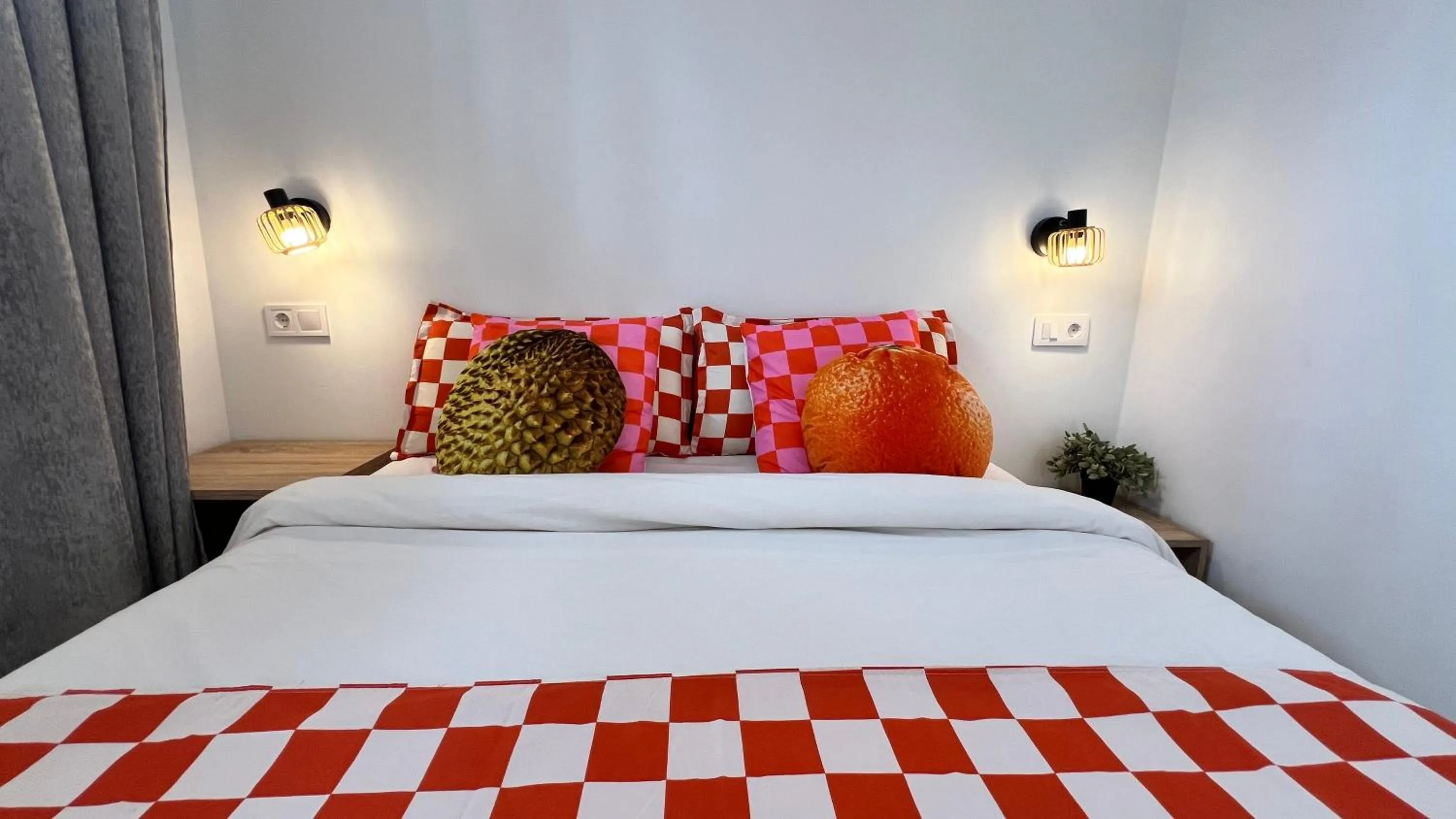 Bed in Kiwidestiny Alicante