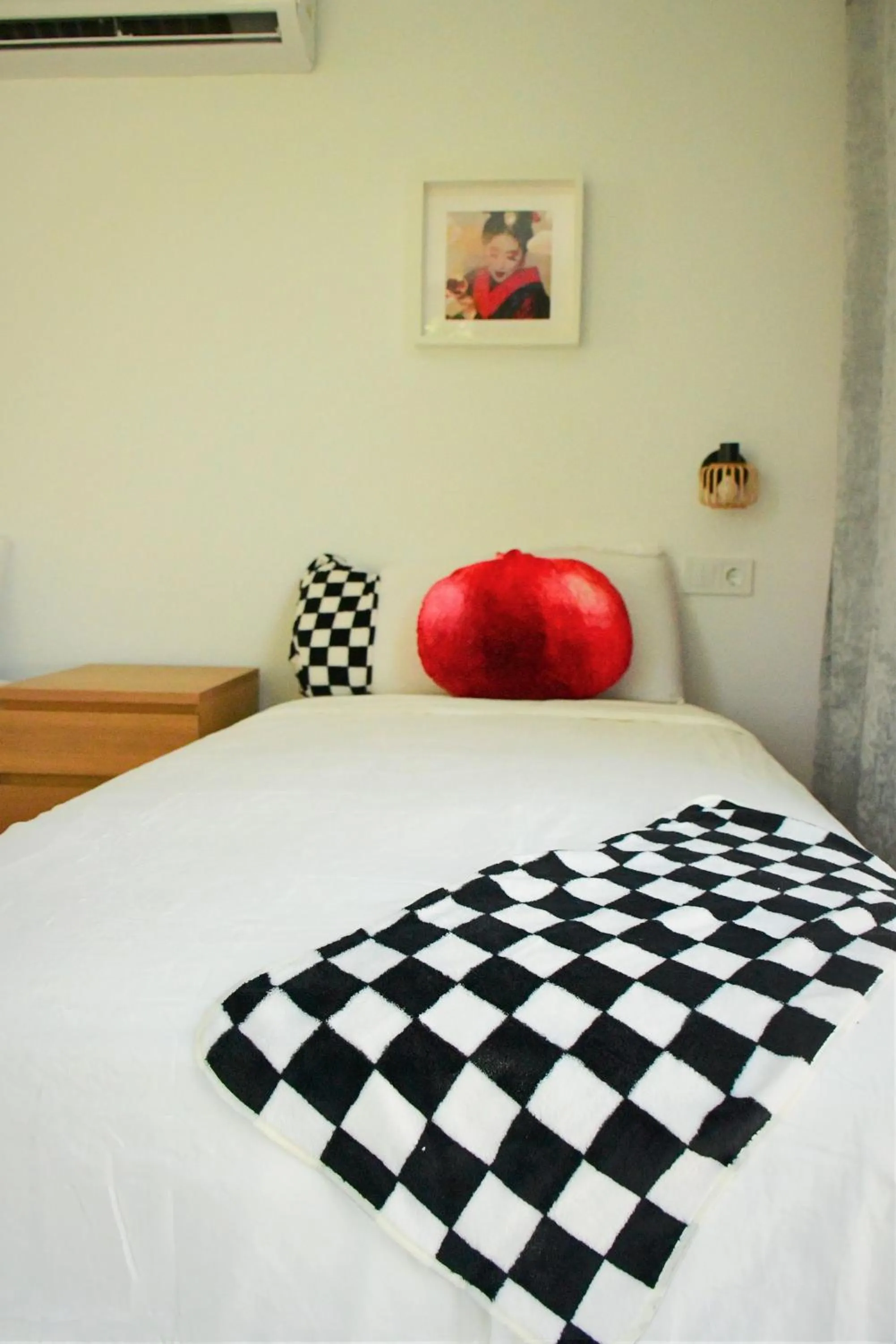 Bed in Kiwidestiny Alicante