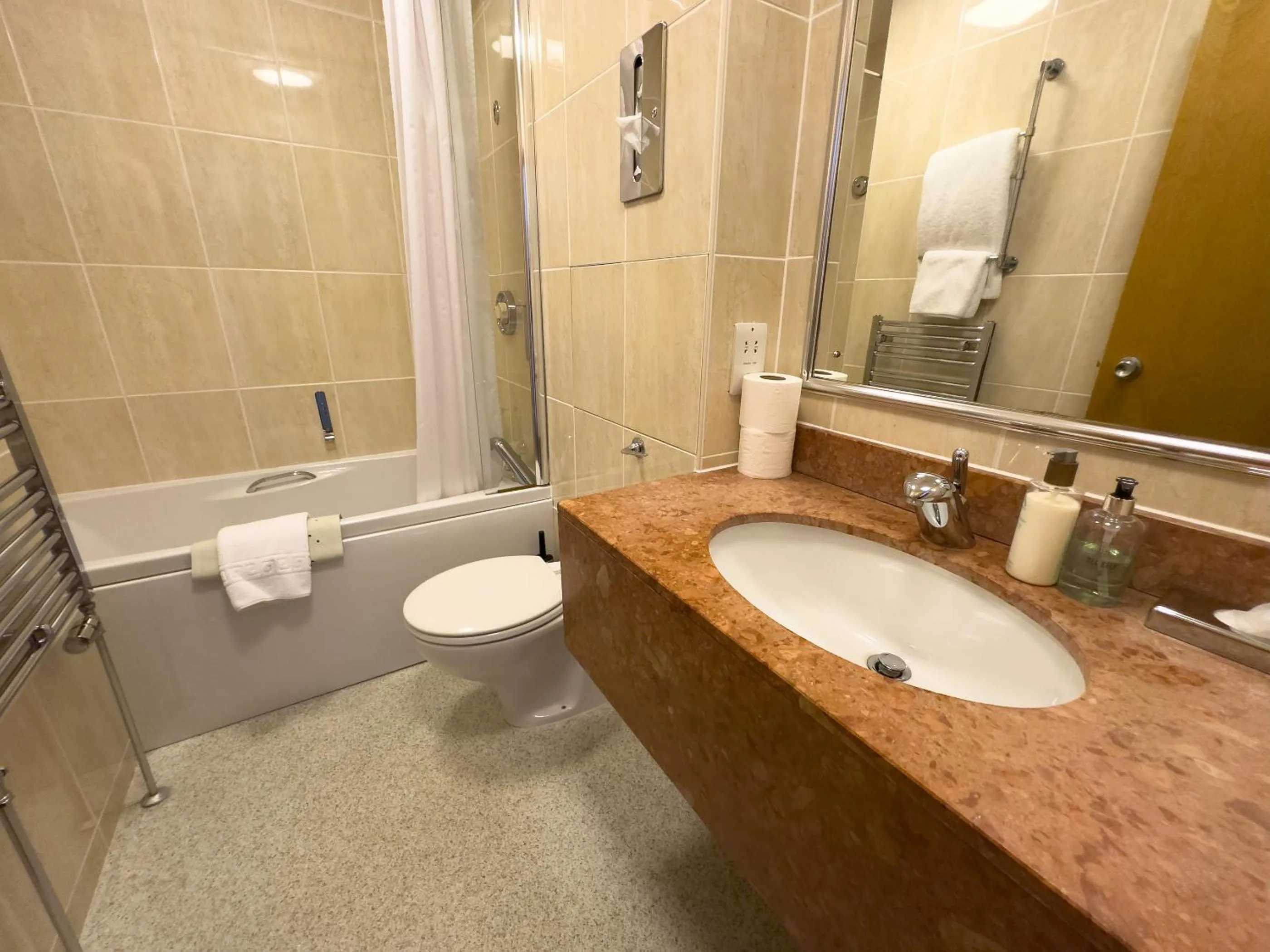 Shower in Cabarfeidh Hotel