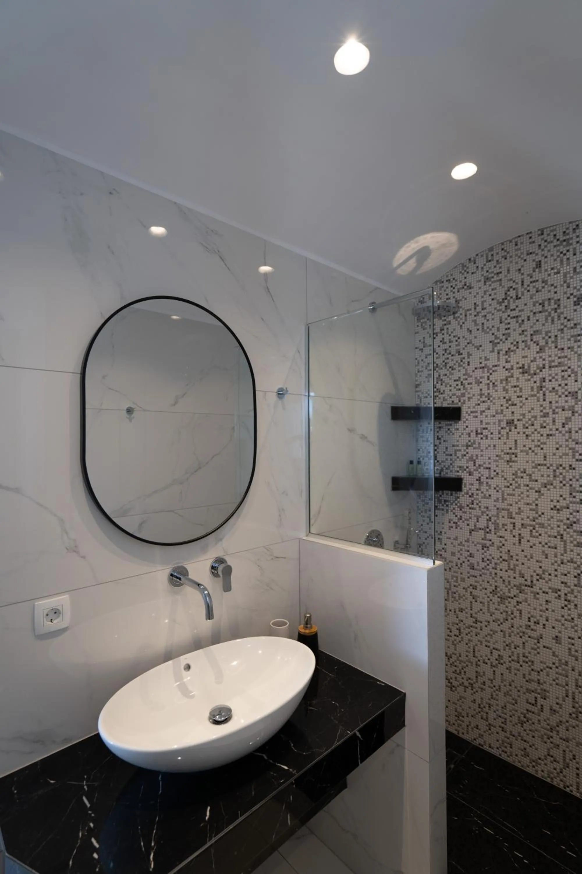 Shower in Griseo Villas