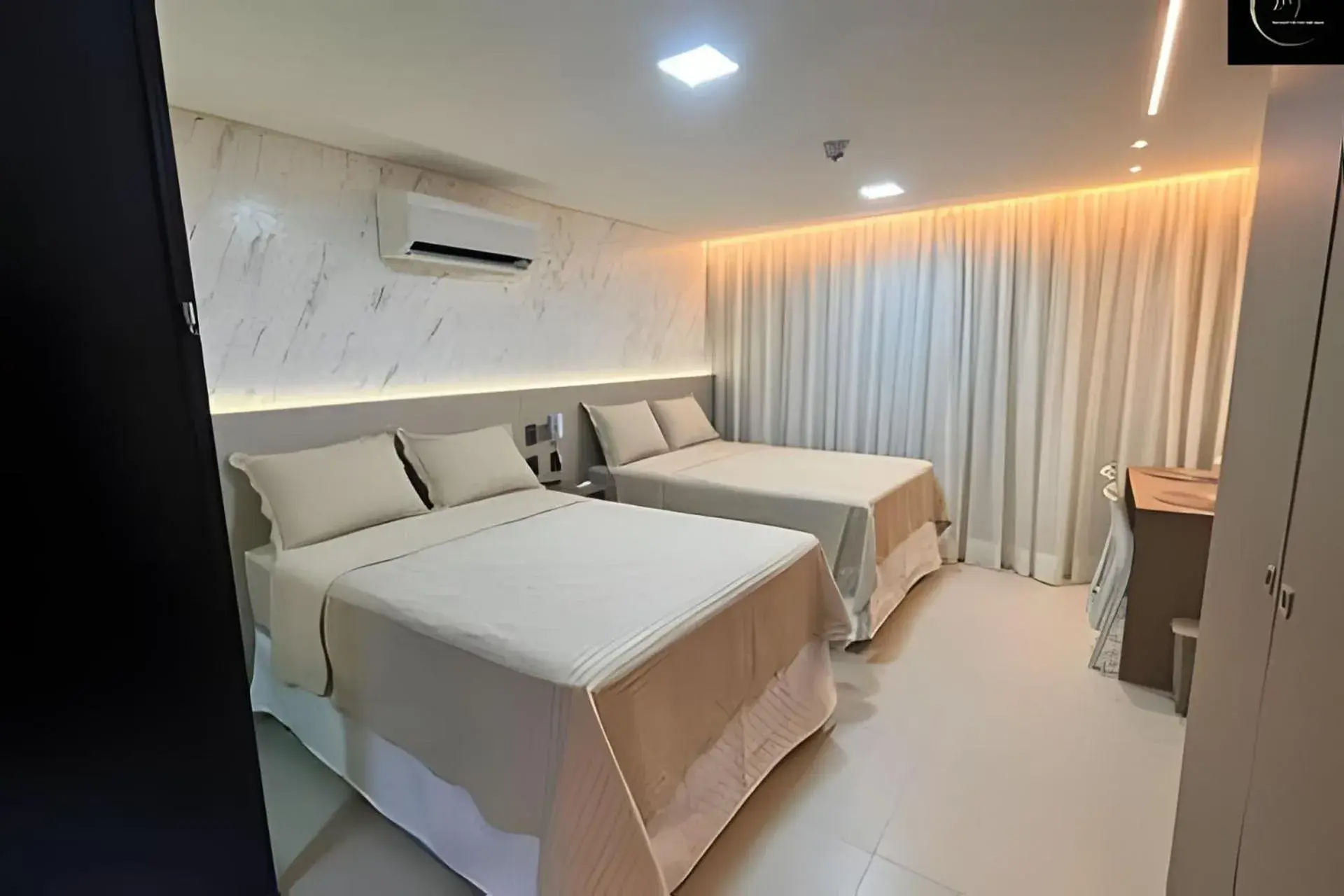 Deluxe Apartment in LM Get One Deluxe Apartment in LM Get One