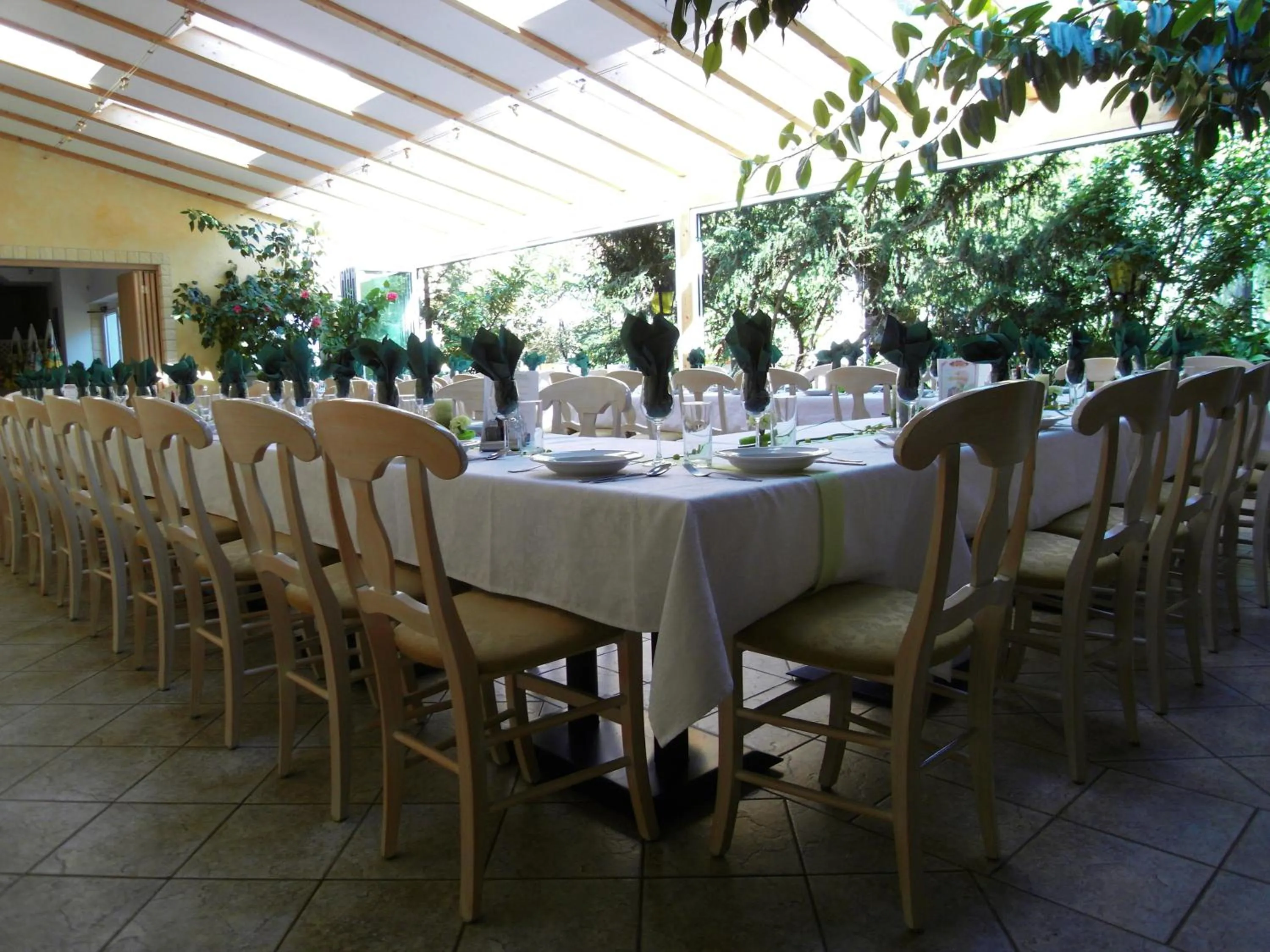 Restaurant/places to eat in Weinhotel Kirchenwirt