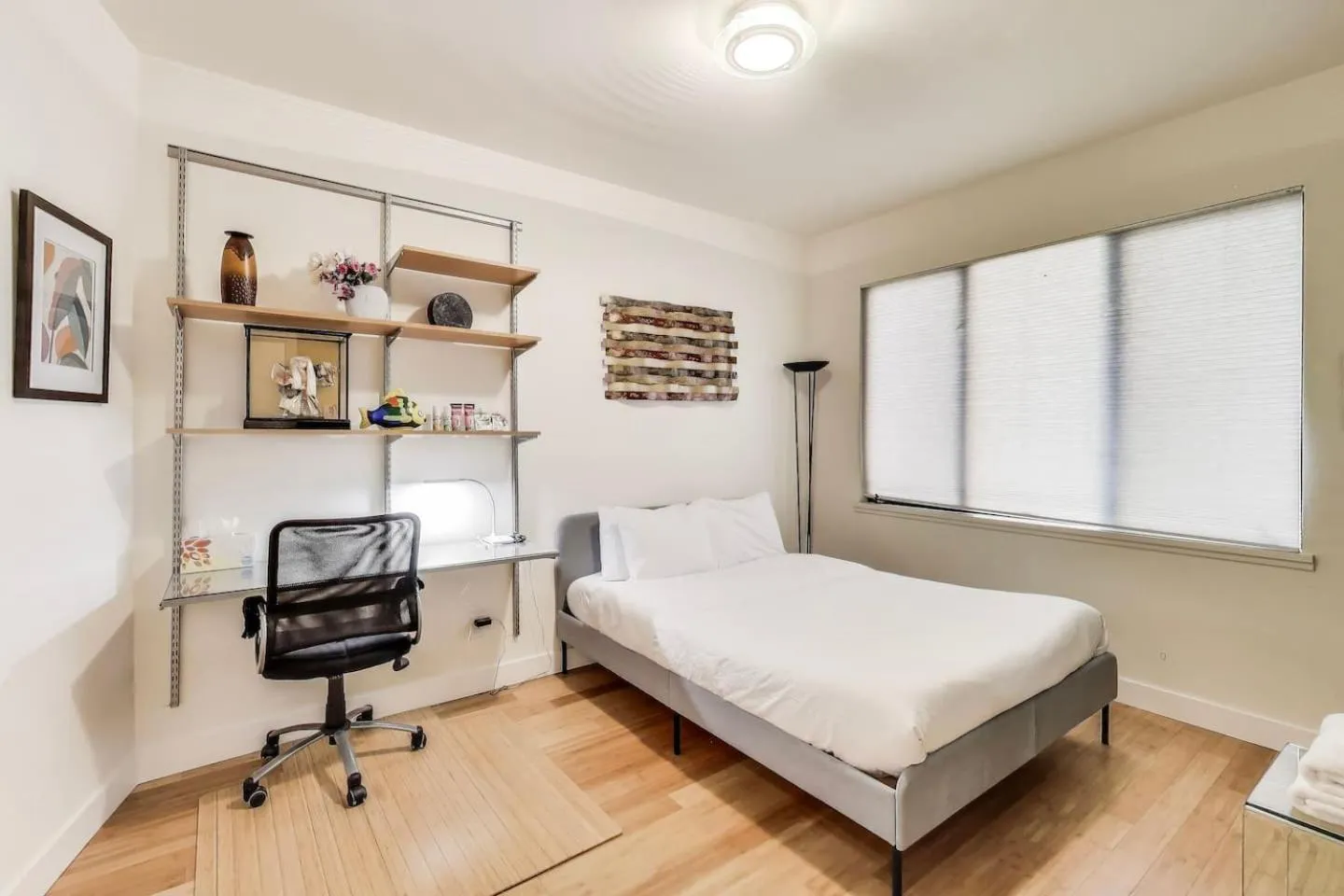 Bed in Luxurious Hillside Home wAC & Gorgeous SF Views!