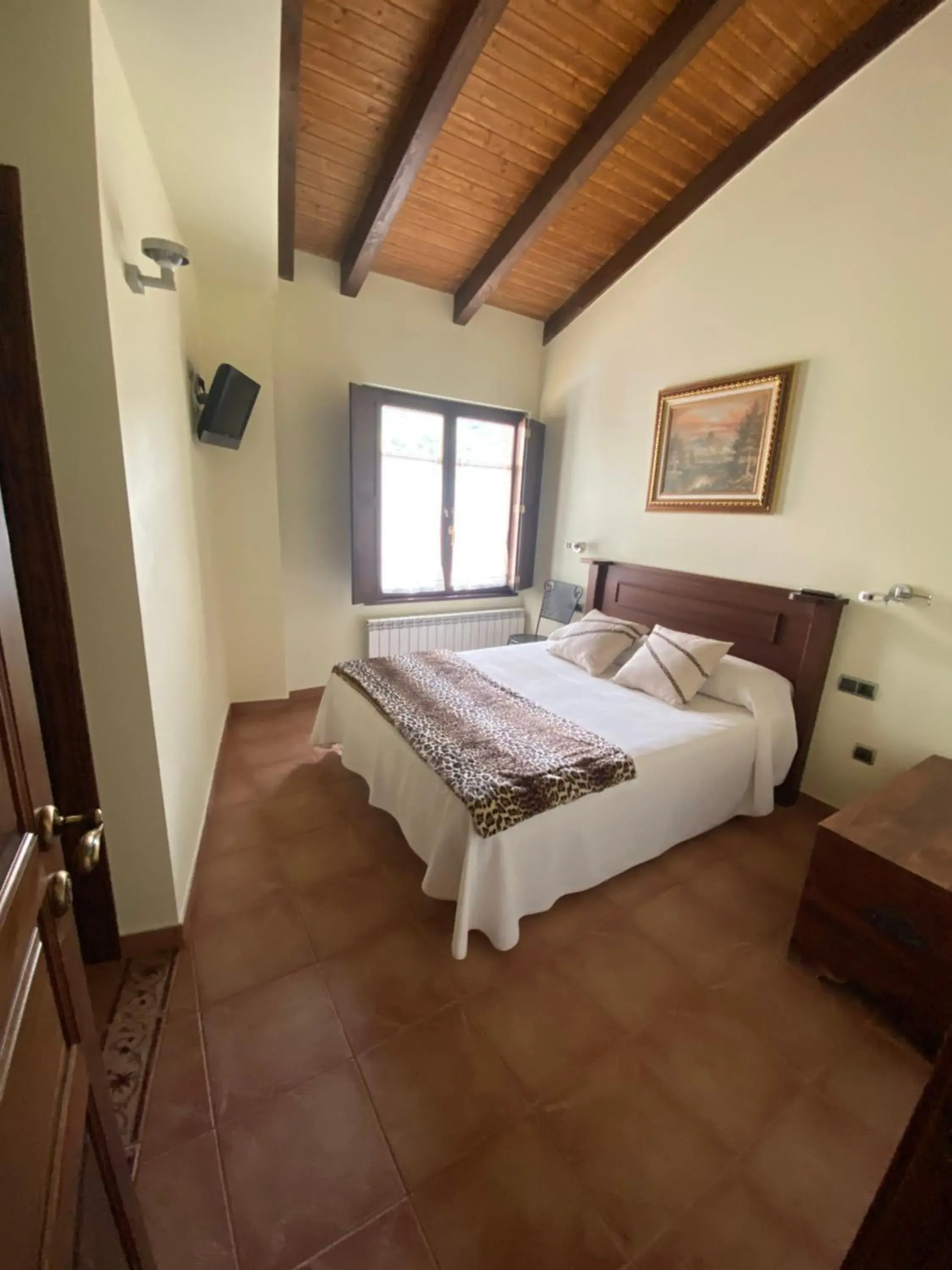 Double Room in Hotel rural Monasterio de Ara Mada Double Room in Hotel rural Monasterio de Ara Mada