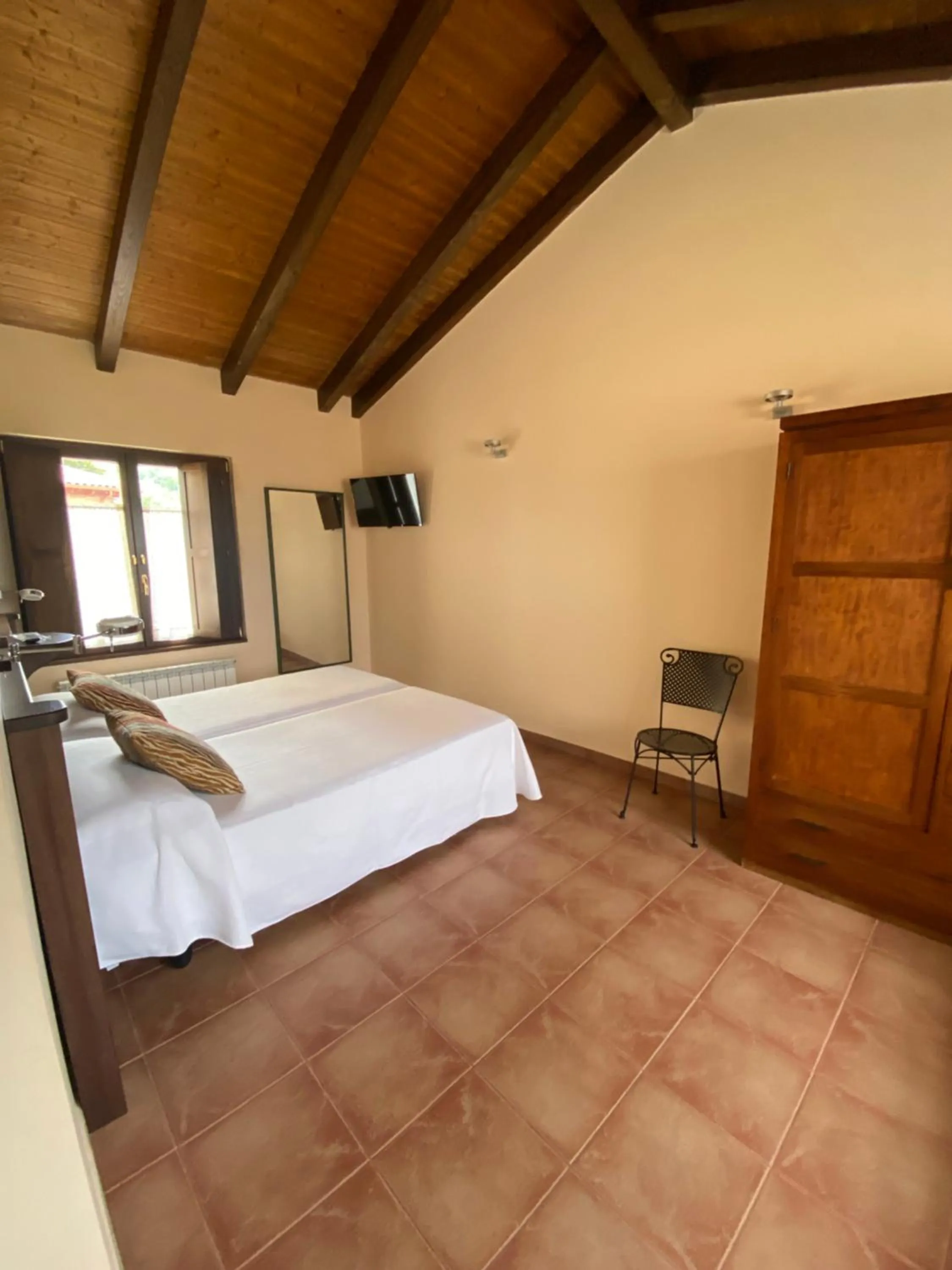 Bed in Hotel rural Monasterio de Ara Mada