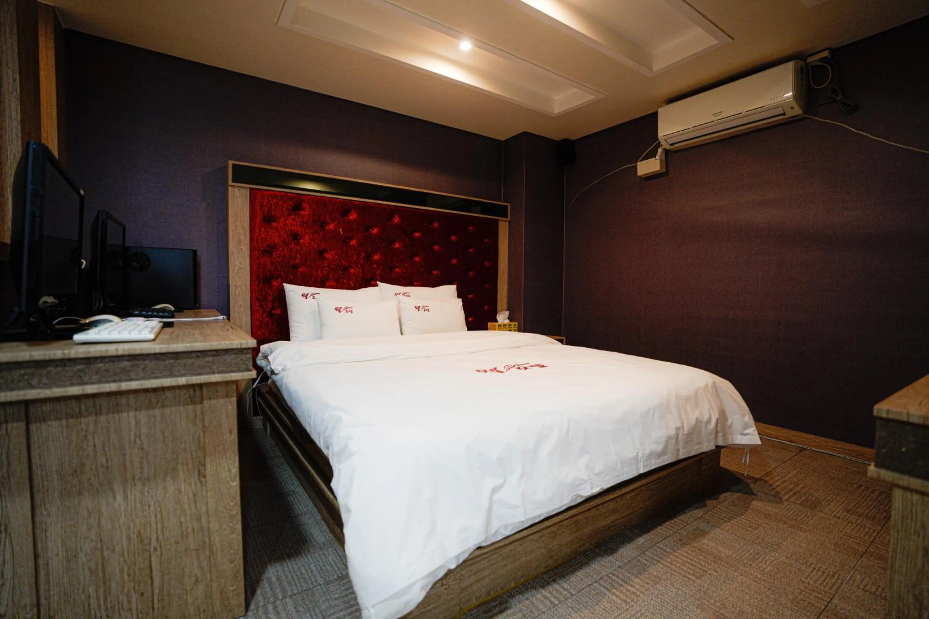 Bed in Mokpo Well hotel