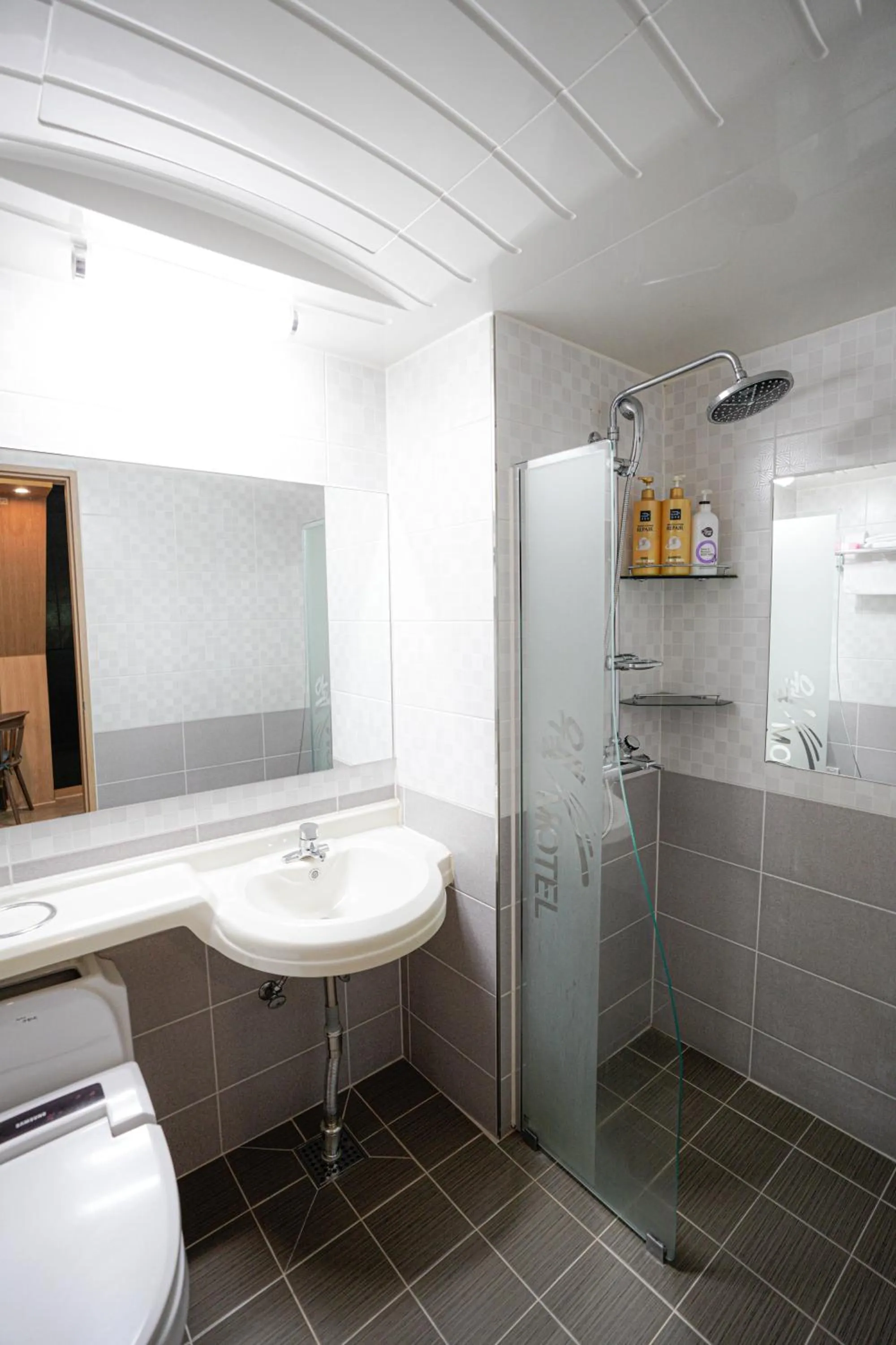 Bathroom in Mokpo Well hotel