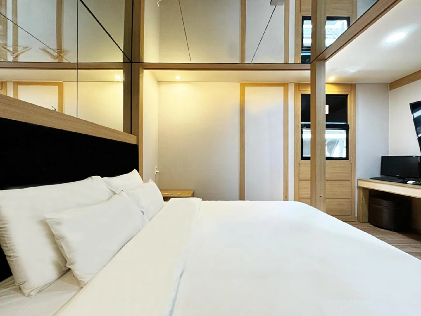 Bed in Mokpo Well hotel