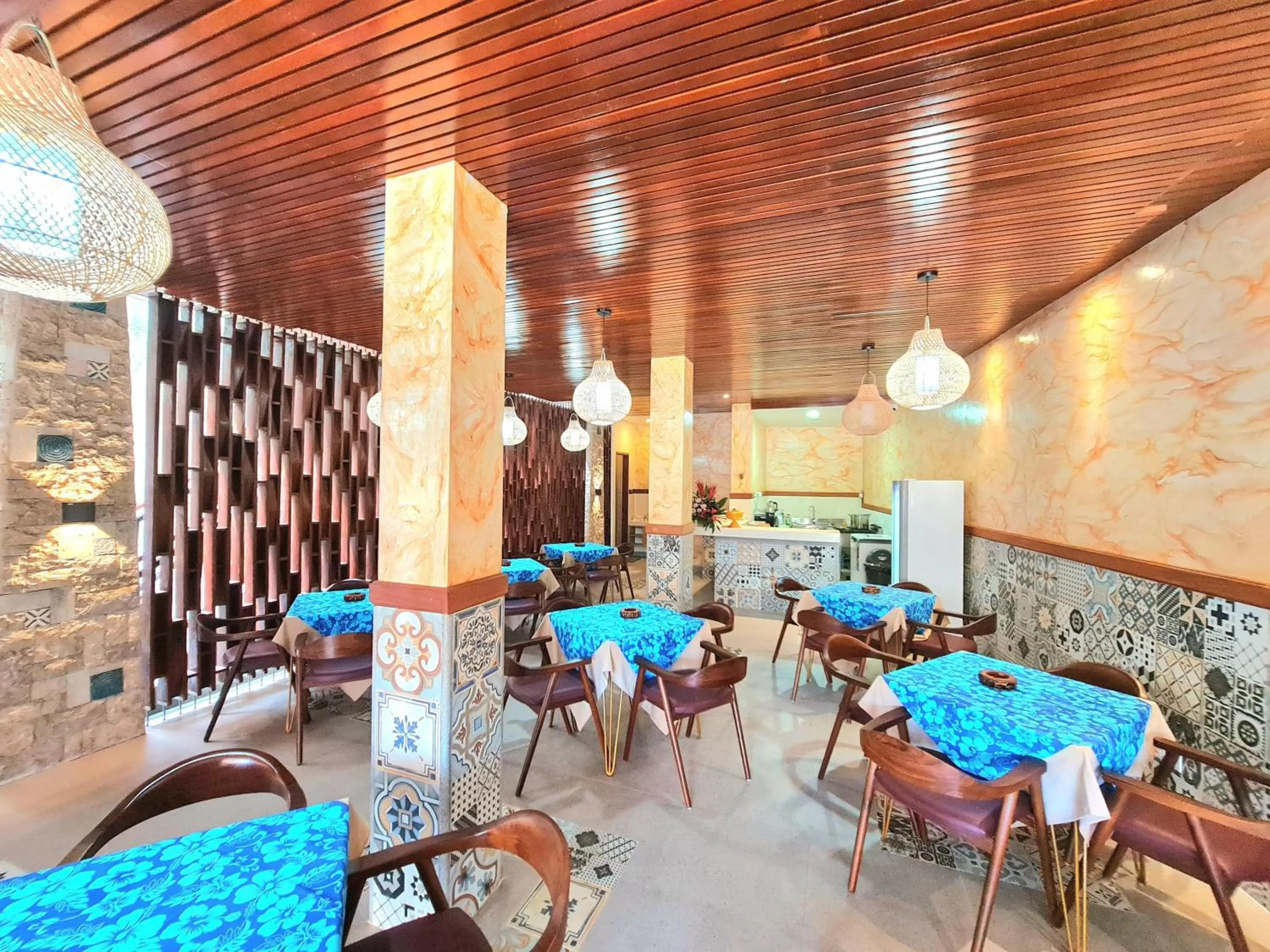 Restaurant/places to eat in Kamandaka