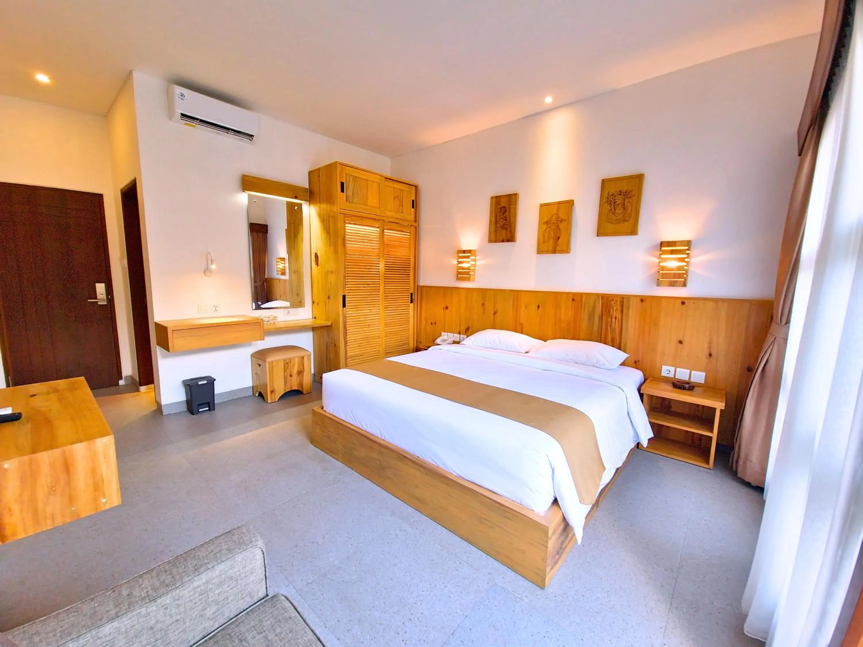 Bedroom, Bed in Kamandaka