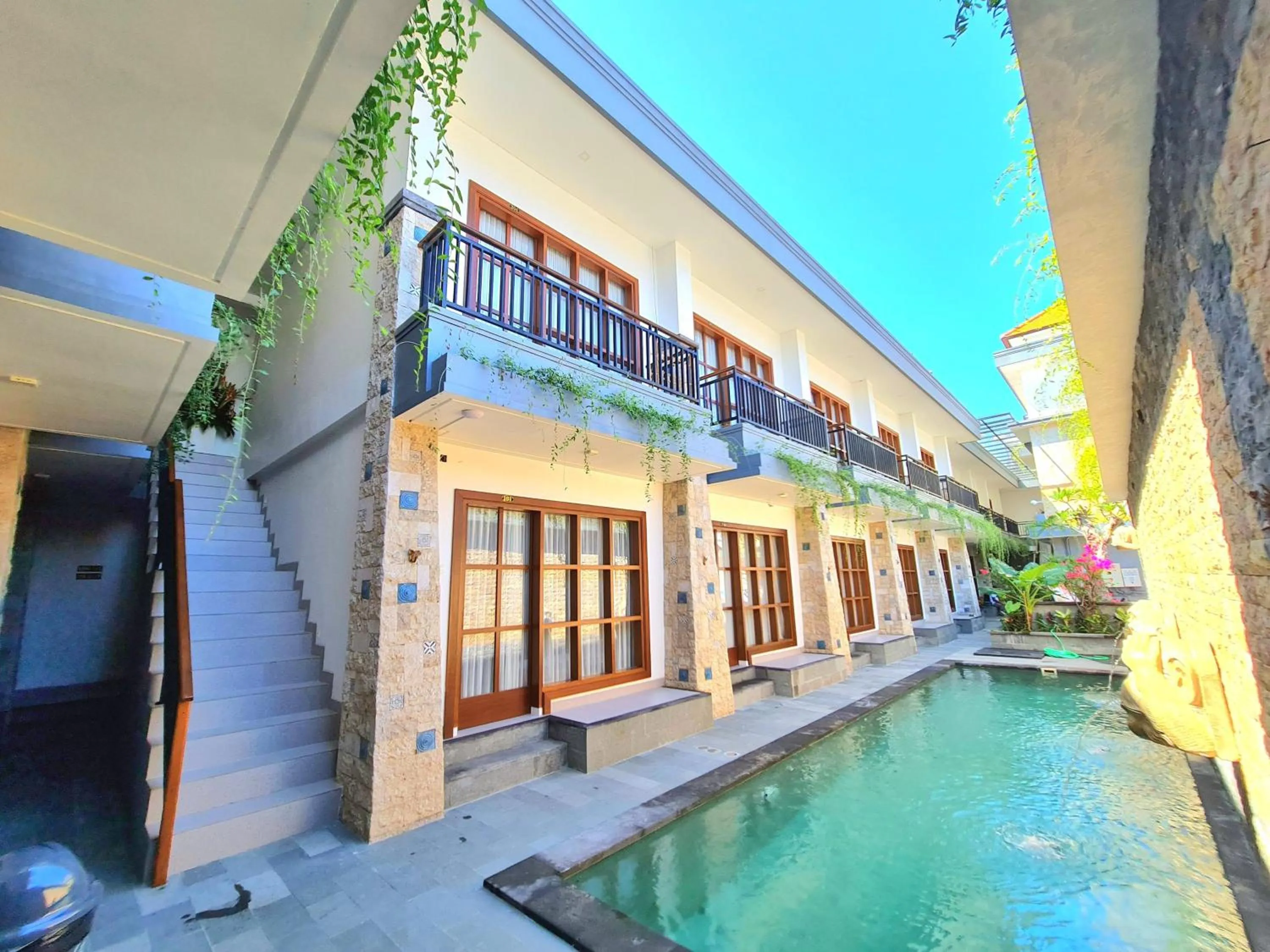 Property building in Kamandaka