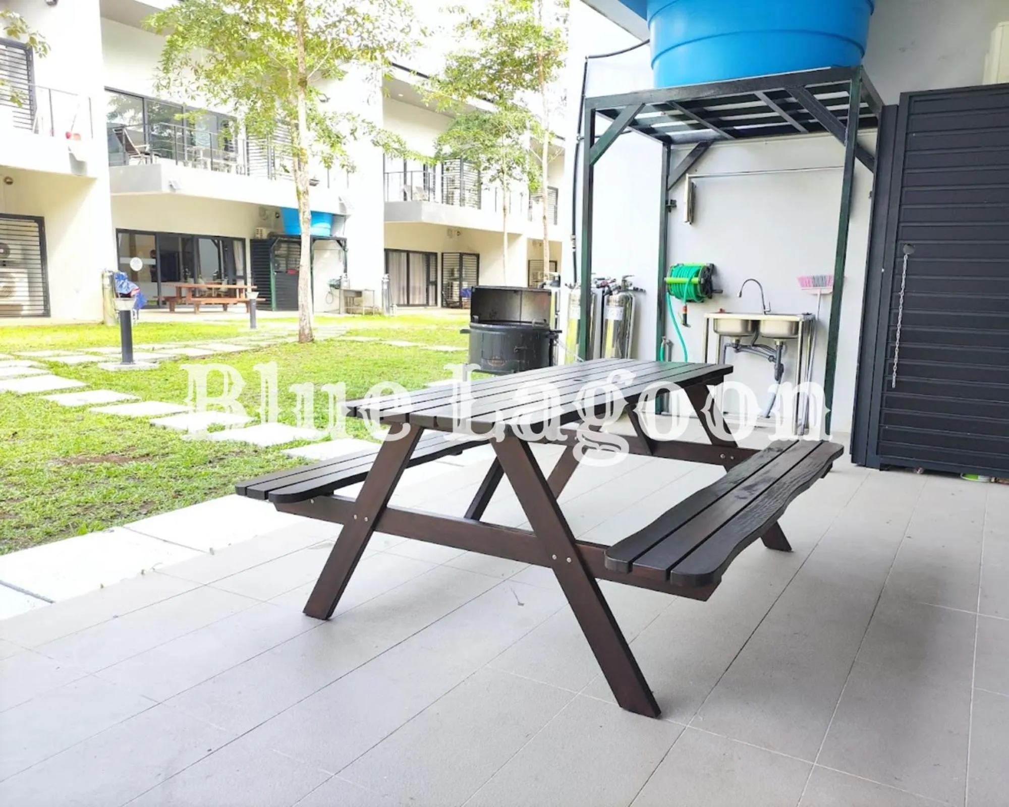 BBQ facilities in Roxy Sematan Townhouse - Blue Lagoon