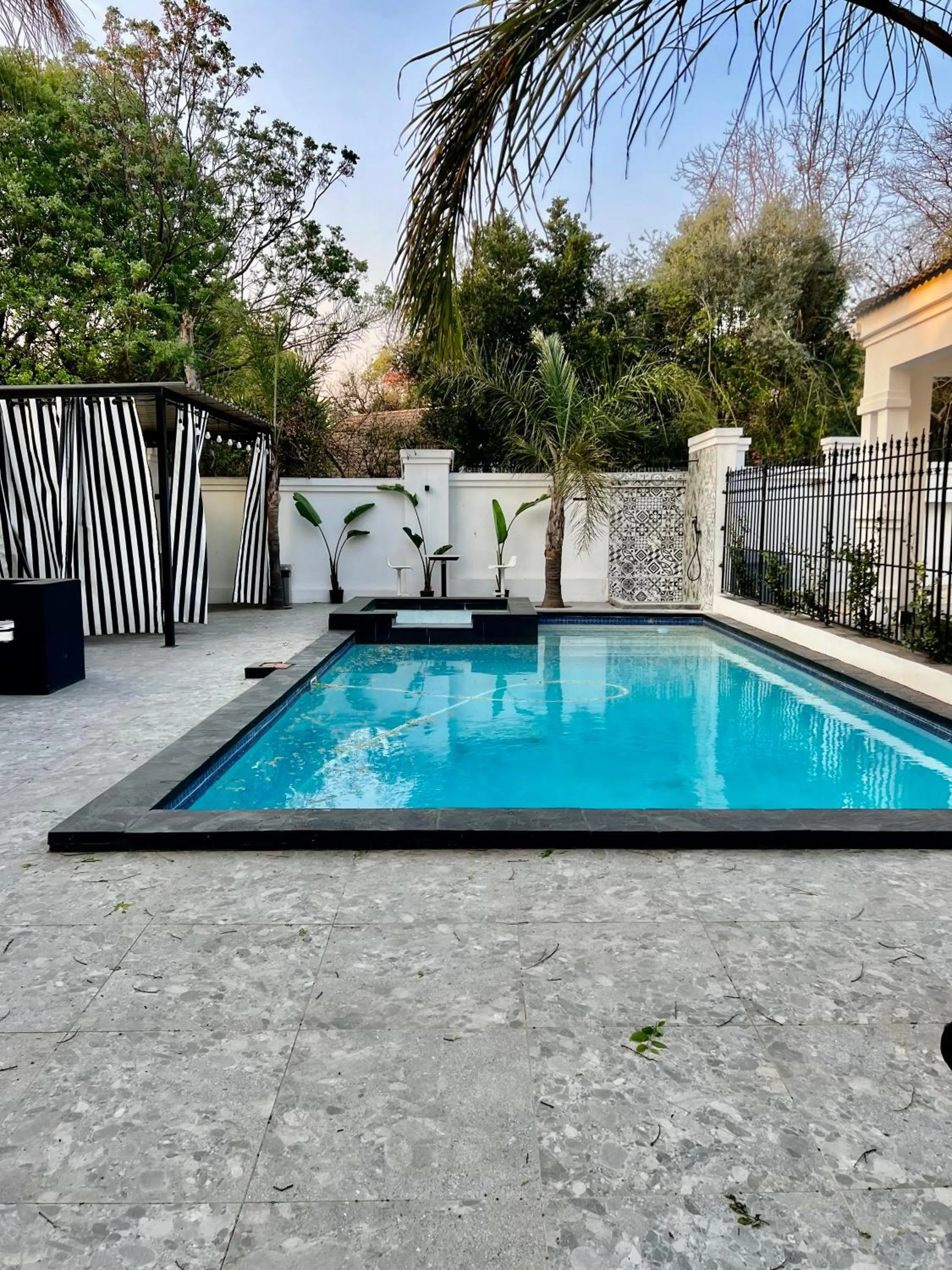 435 on vale boutique aparthotel