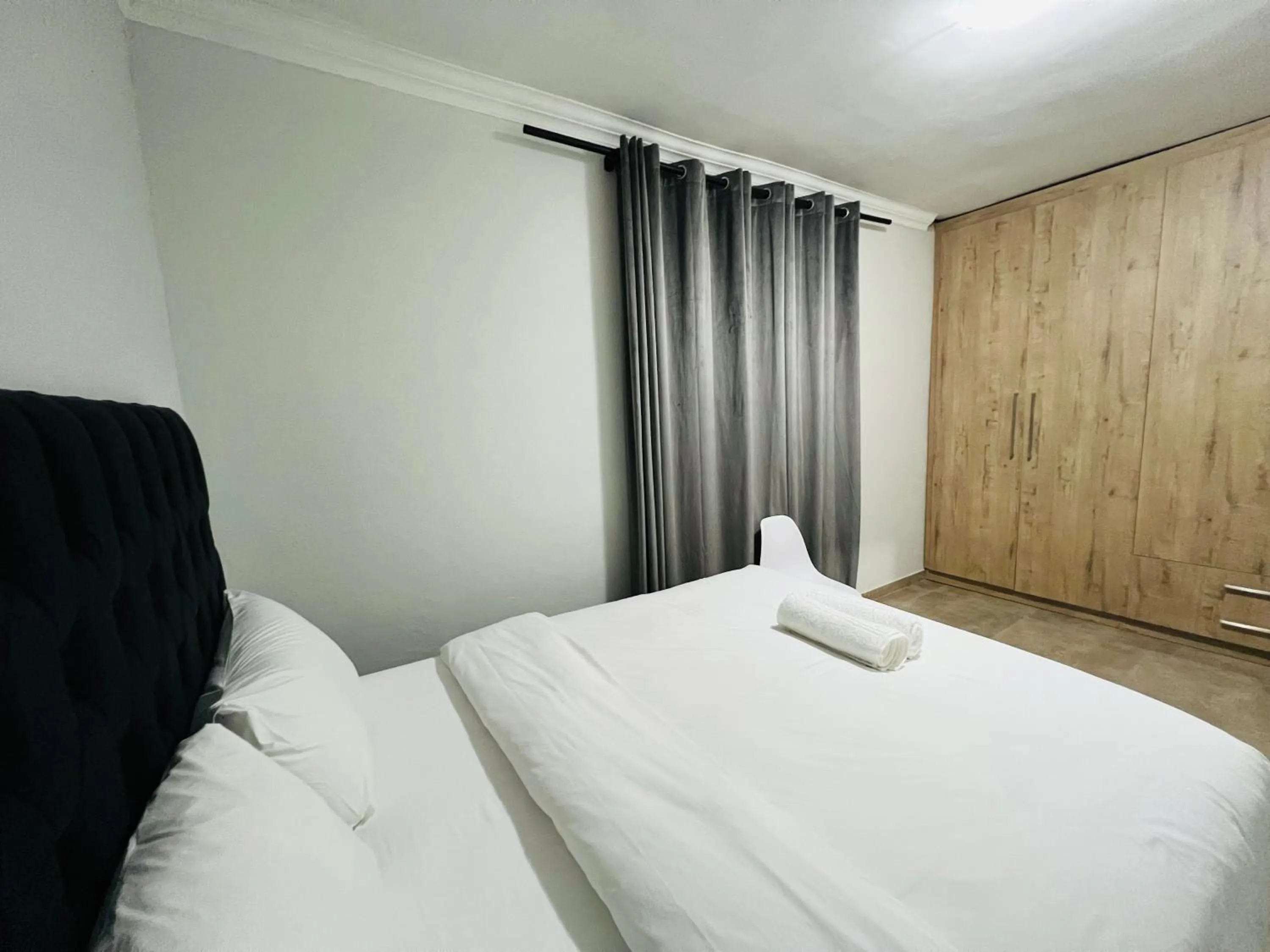 Bed in 435 on vale boutique aparthotel