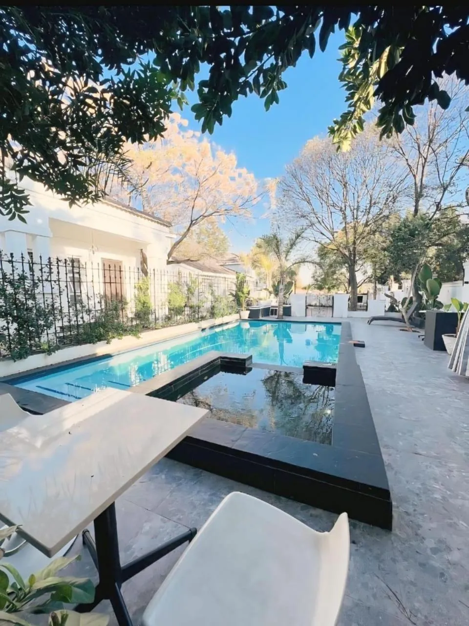 435 on vale boutique aparthotel