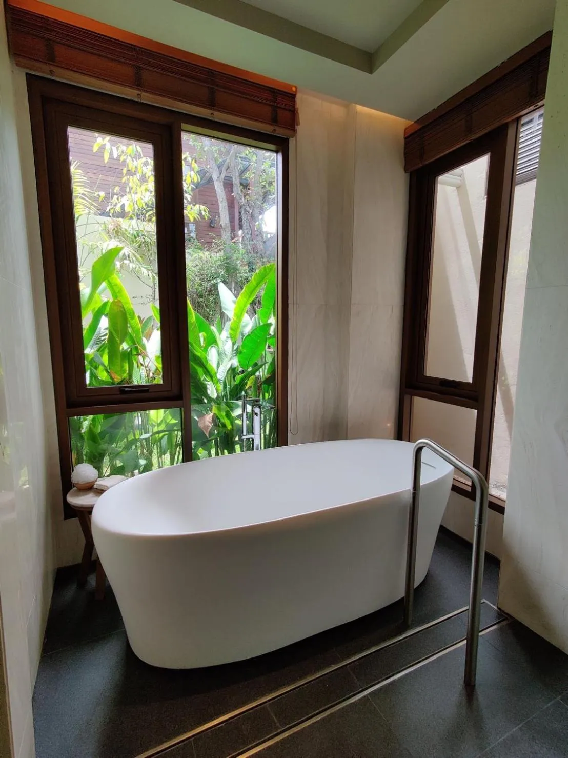 Hot Tub in Rarin Villas