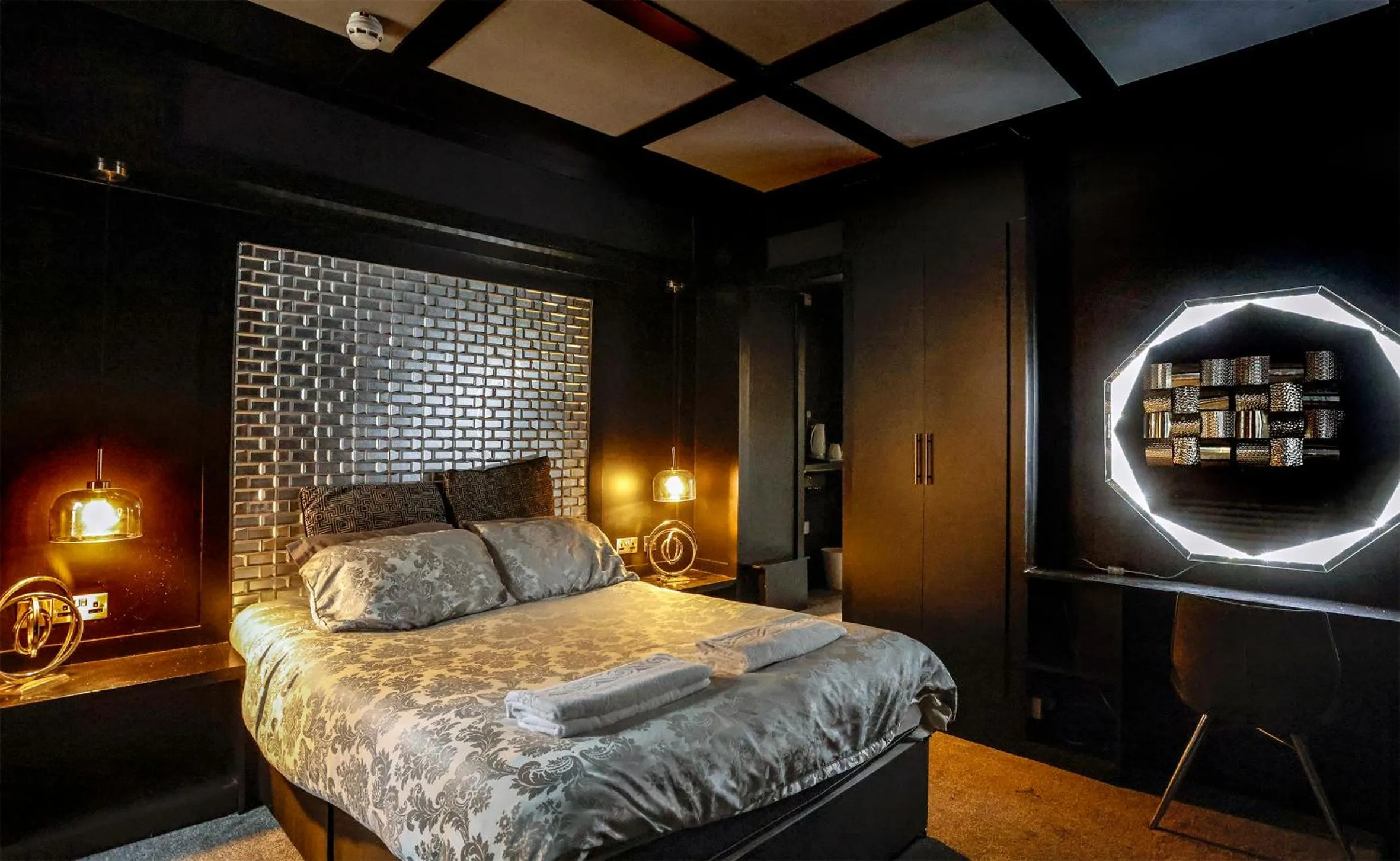 Bed in The Sea Lounge Accomodation